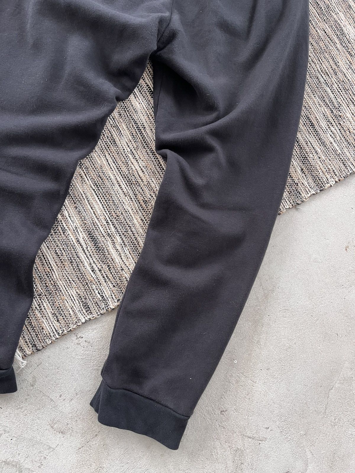 Adidas Vintage Adidas Black Minimalistic sportswear Y2K Sweatpants Size US 34 / EU 50 - 10 Thumbnail