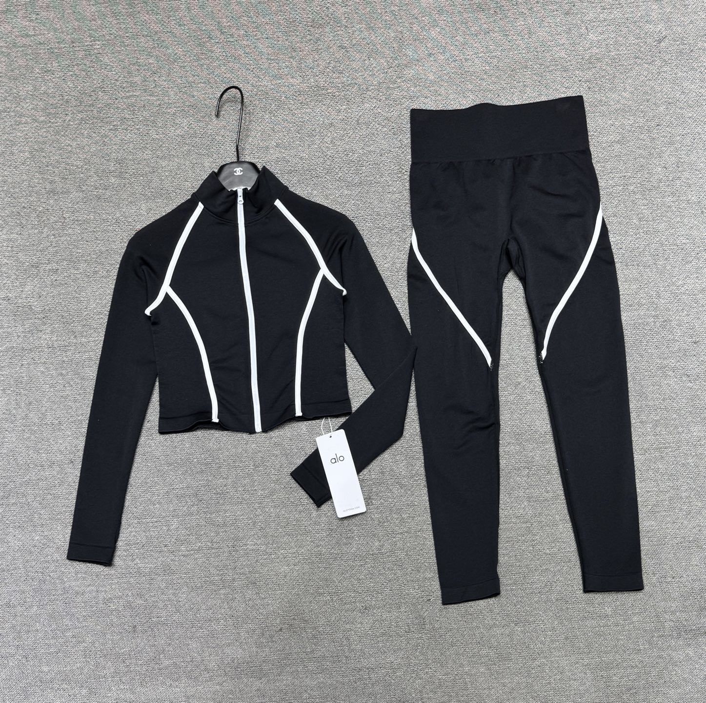 Alo Yoga Alo Set Size S / US 4 / IT 40 - 1 Preview