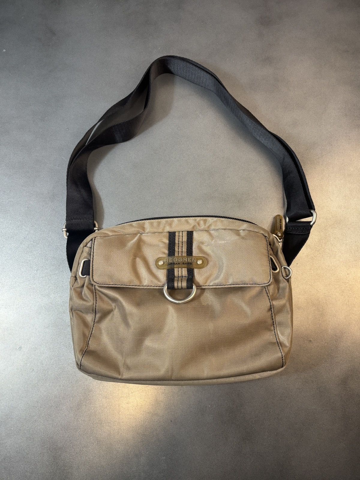 Vintage Vintage Hedgren Nylon Messenger Bag Mini Sling Pack 90s 2000 Size ONE SIZE - 1 Thumbnail