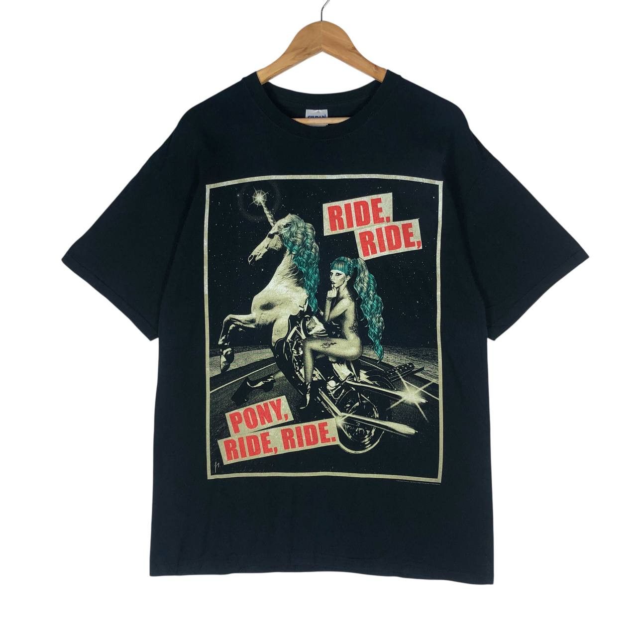 Gildan Lady Gaga The Born This Way Ball Tour Pony Ride T-Shirt Size US L / EU 52-54 / 3 - 1 Thumbnail