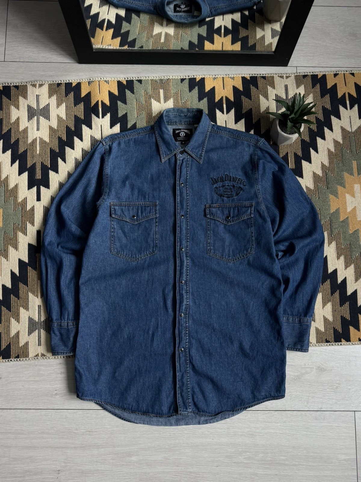Vintage Vintage Jack Daniel’s Denim Logo Shirt Size US M / EU 48-50 / 2 - 1 Thumbnail