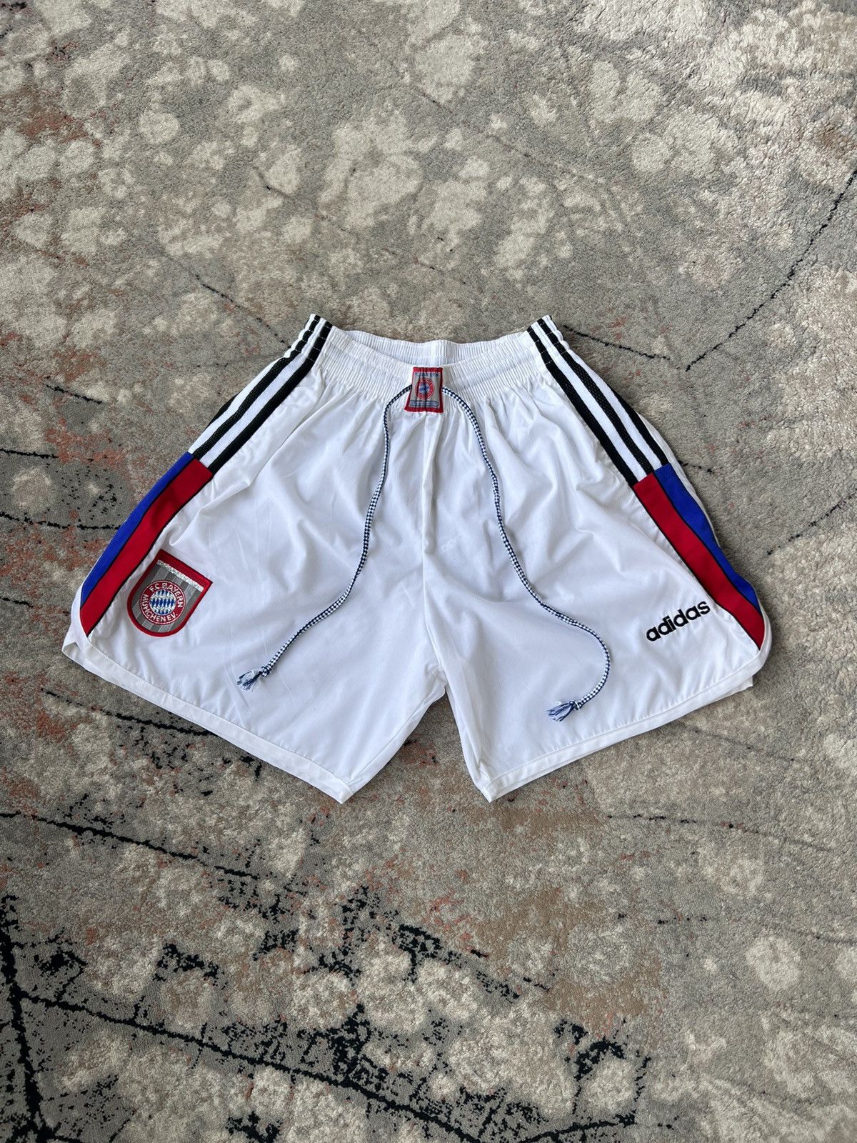 Adidas × Vintage Vintage Adidas F.C. Bayern Shorts Made In England Size US 36 / EU 52 - 1 Thumbnail