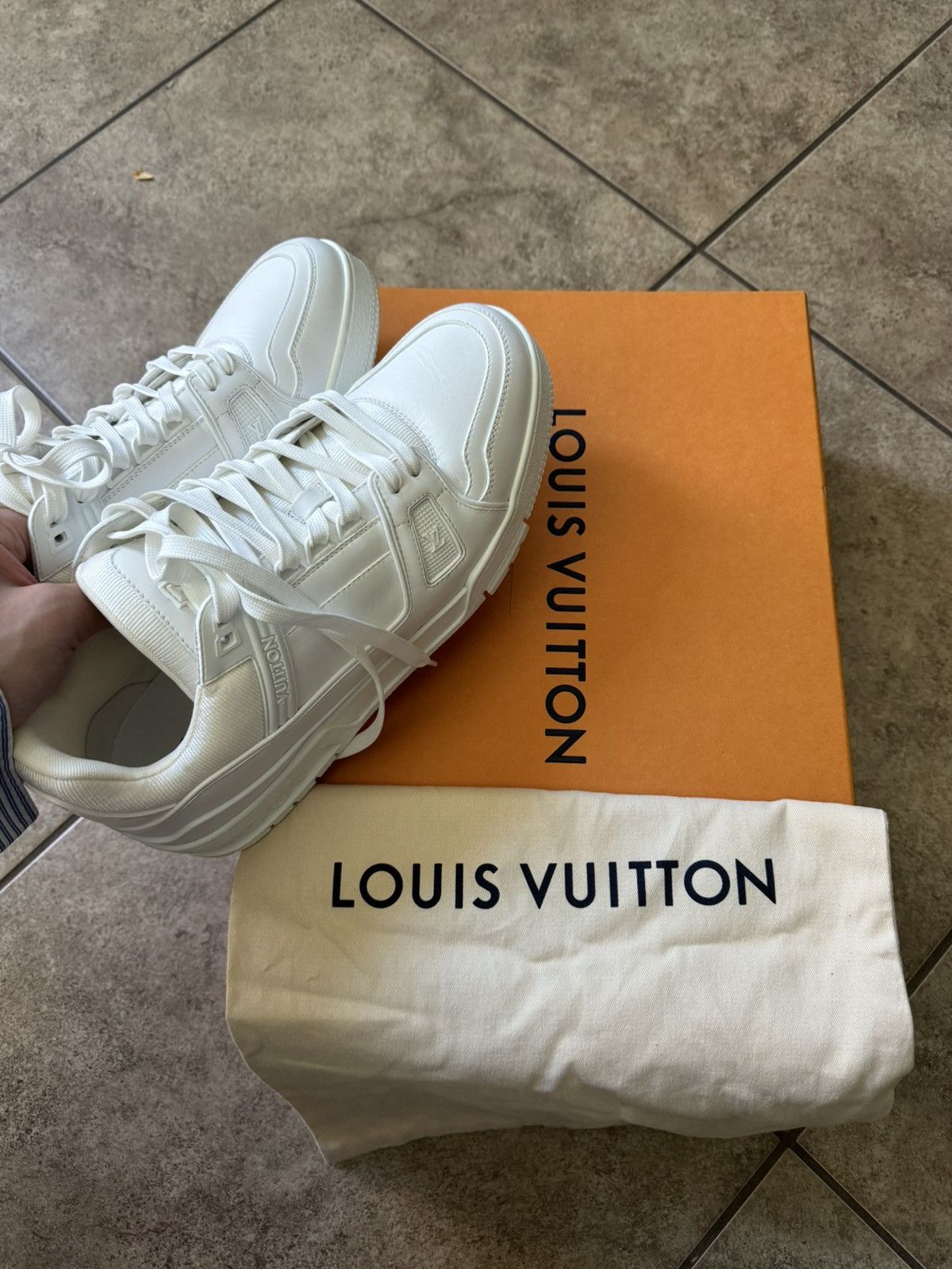Louis Vuitton LV TRAINERS ALL WHITE Size US 10 / EU 43 - 2 Thumbnail