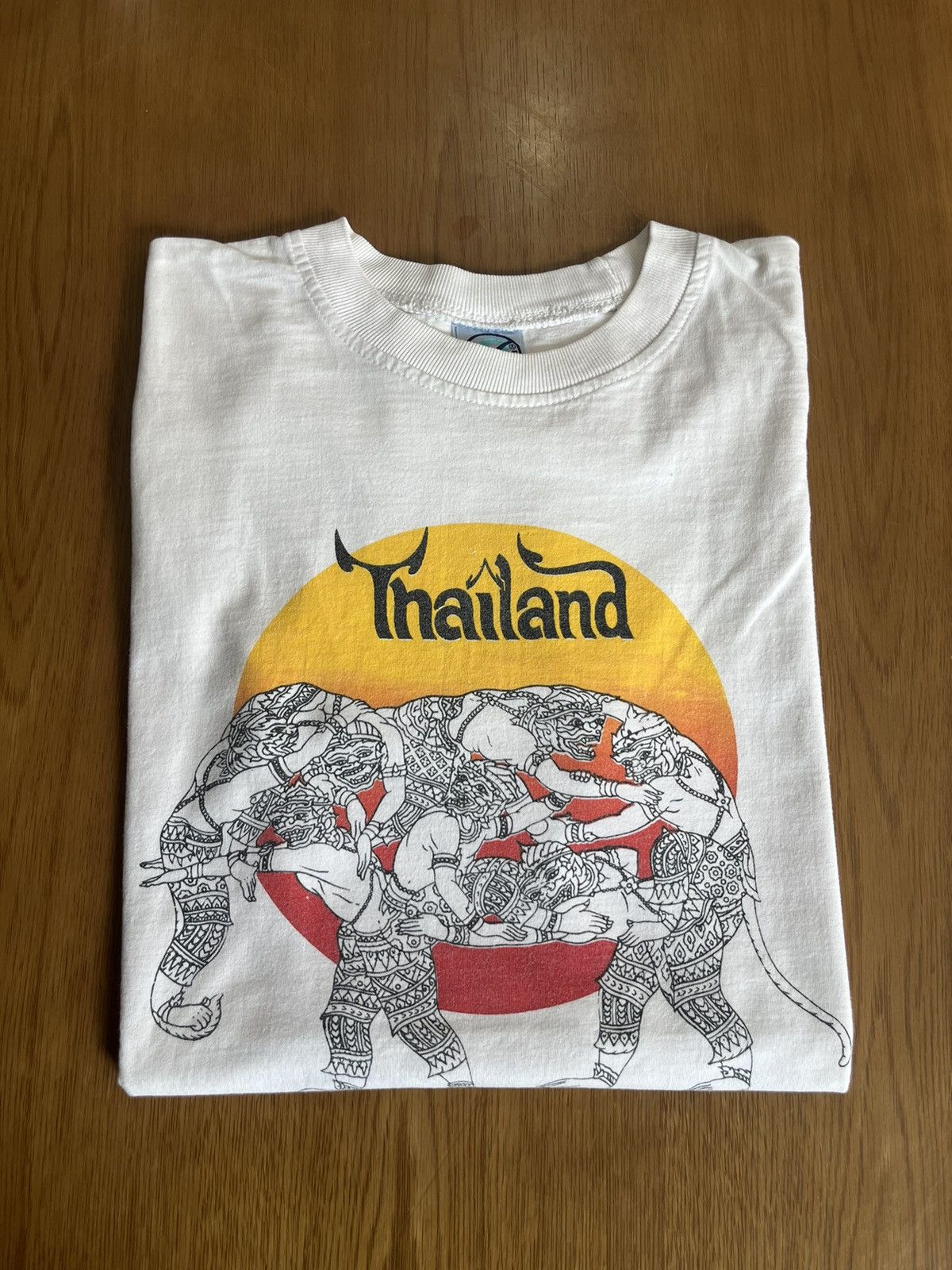 Arts & Science Vintage THAILAND Artwork Design 90’s Tshirt Size US M / EU 48-50 / 2 - 1 Thumbnail