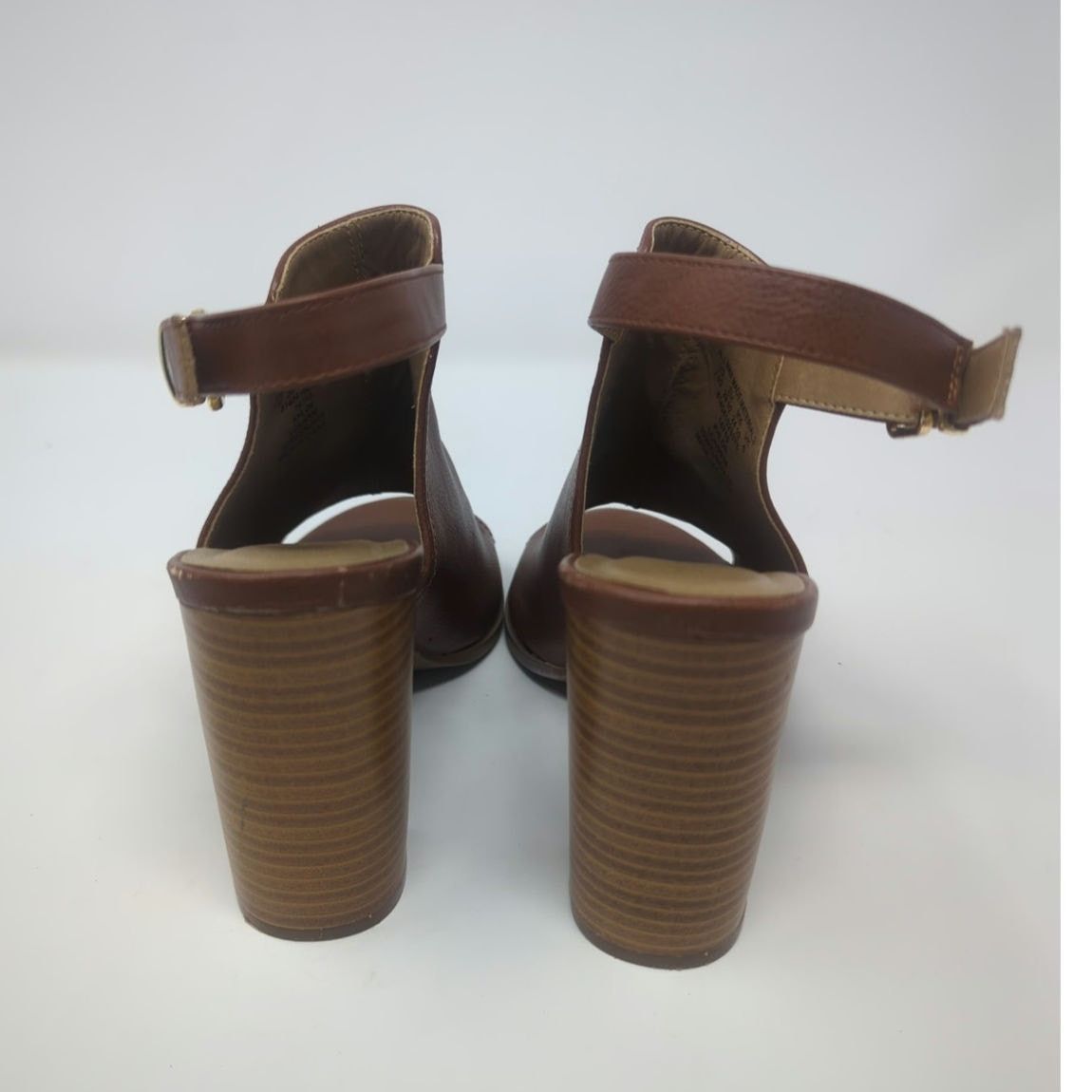 Covington Covington Khloe Stacked Block Heel Sandal Womens Size 7.5 Size US 7.5 / IT 37.5 - 5 Thumbnail