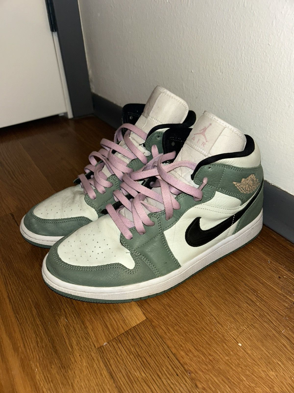 Jordan Brand × Nike Jordan 1 Dutch Green mids Size US 9.5 / EU 42-43 - 1 Thumbnail
