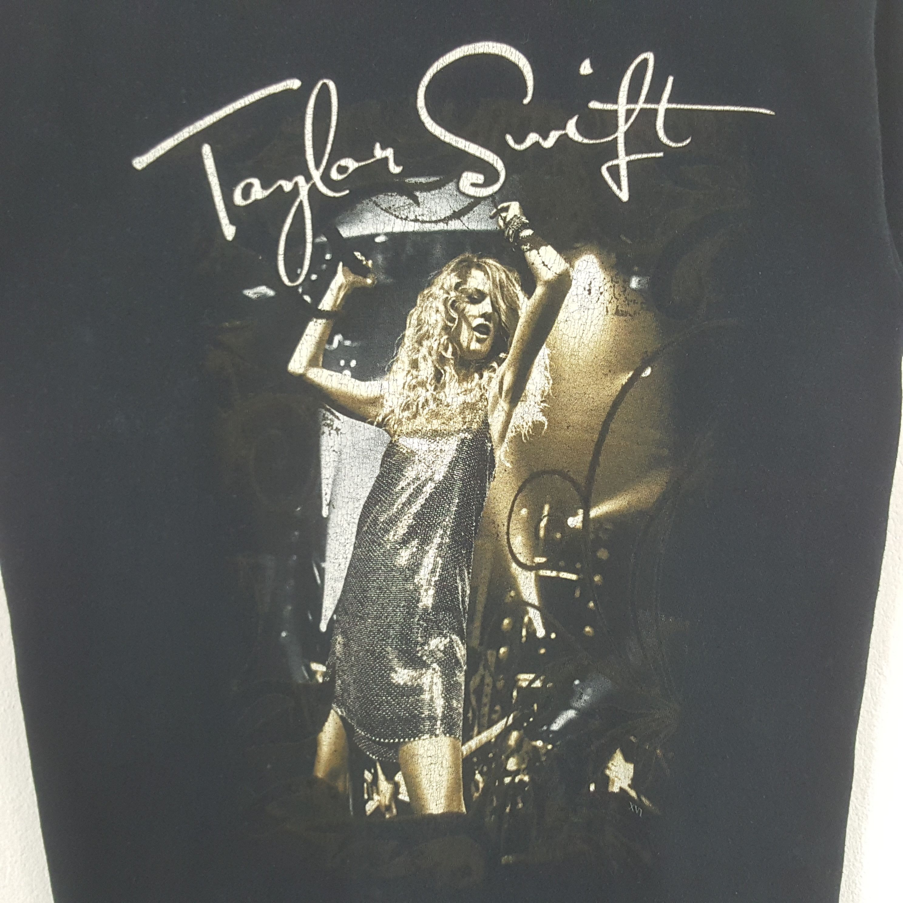 Vintage Vintage Taylor Swift American Solo Singer Tshirt C285N66 Size US S / EU 44-46 / 1 - 2 Thumbnail
