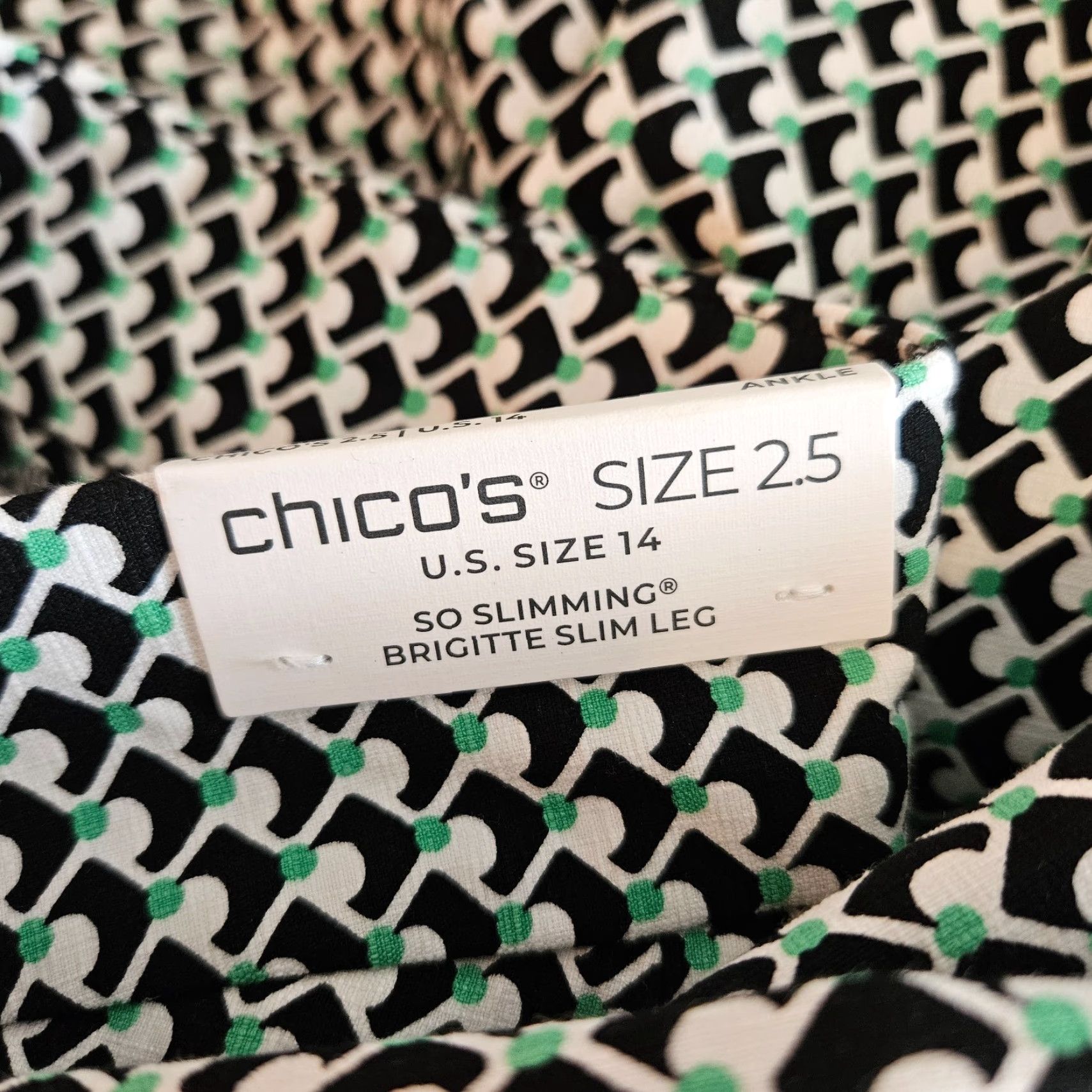 Vintage Chico's Womens Brigitte Slim Leg Ankle Pants Sz 14 Black Green Slimming Cotton Rayon Spandex Geometric Inseam 27" Vintage No Size 36" / US 14 / IT 50 - 7 Thumbnail