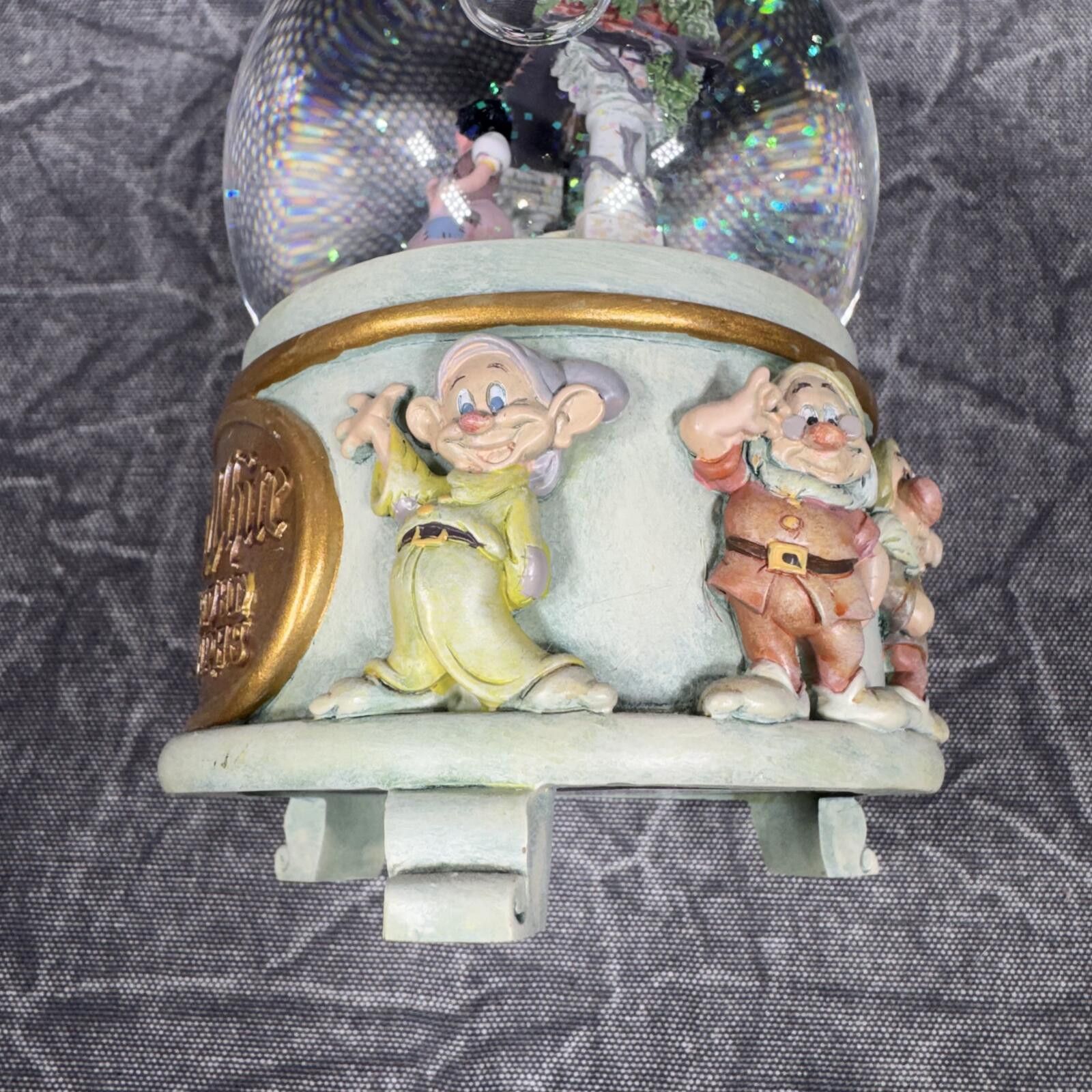 Disney Disney Snow Globe Snow White Wishing Well Size ONE SIZE - 4 Thumbnail