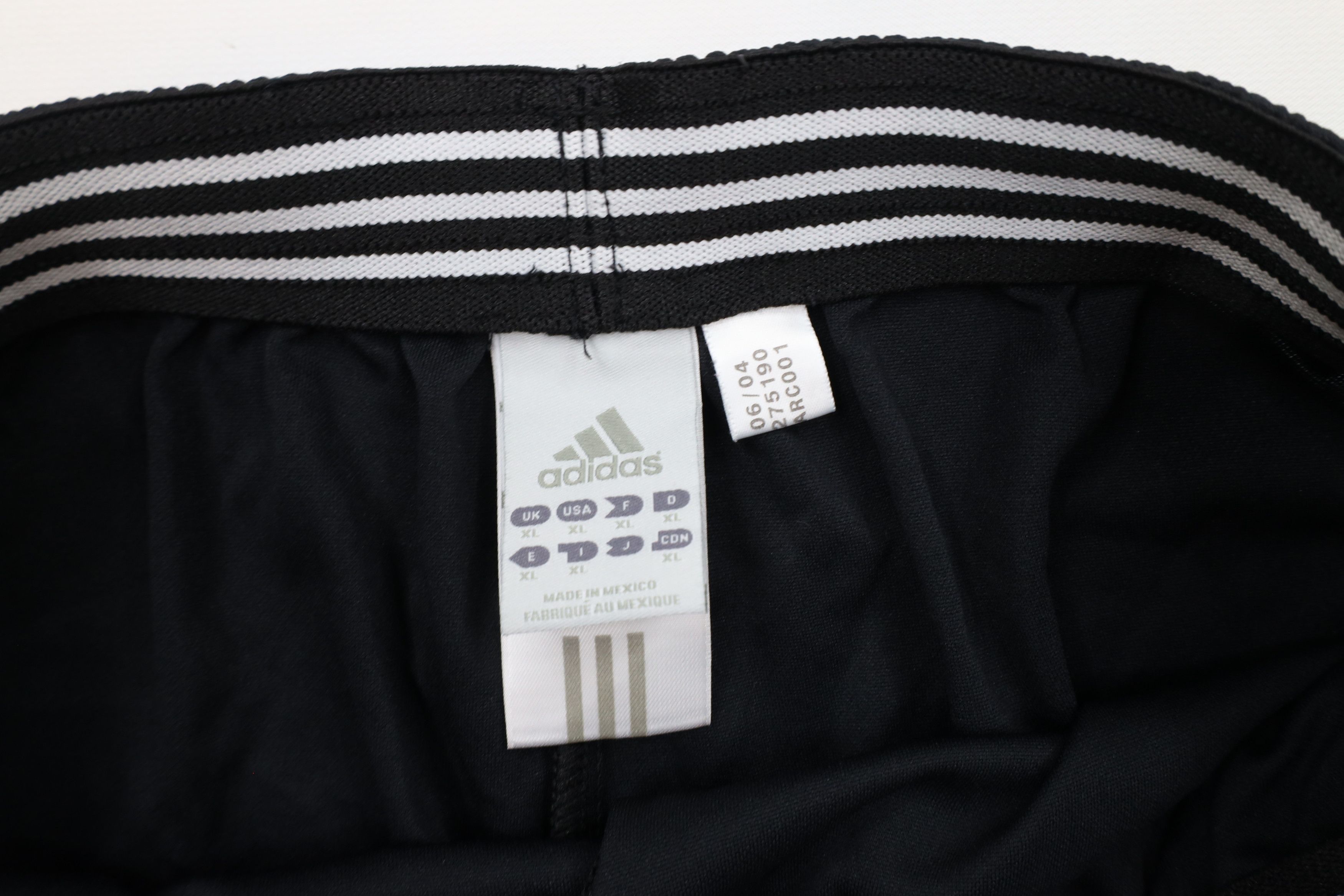 Adidas × Vintage Vintage Y2K 2004 Adidas Running Jogging Soccer Shorts Black Size US 36 / EU 52 - 6 Thumbnail