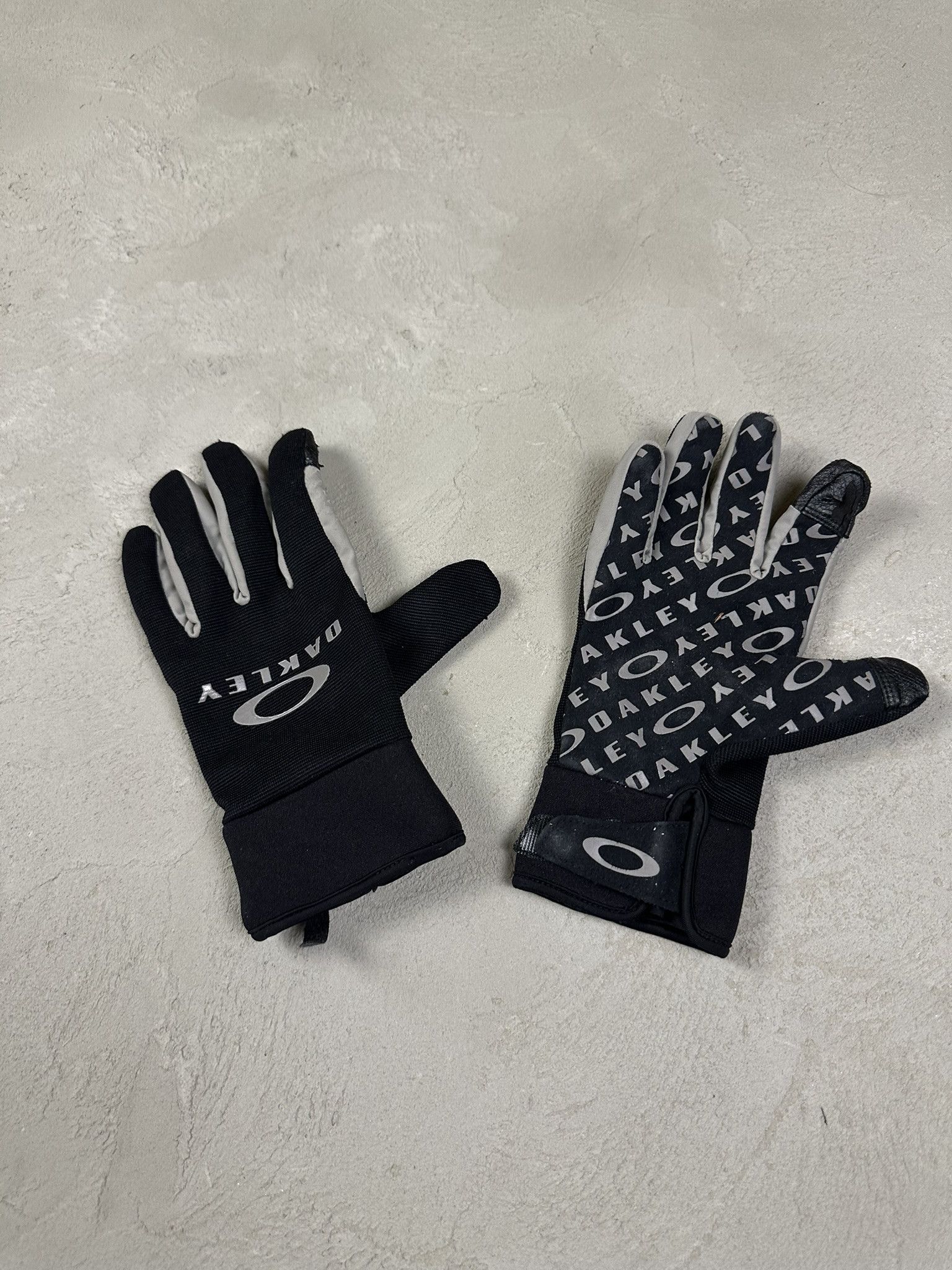 Oakley Vintage Y2k Oakley Circle Logo Gloves Size ONE SIZE - 2 Thumbnail
