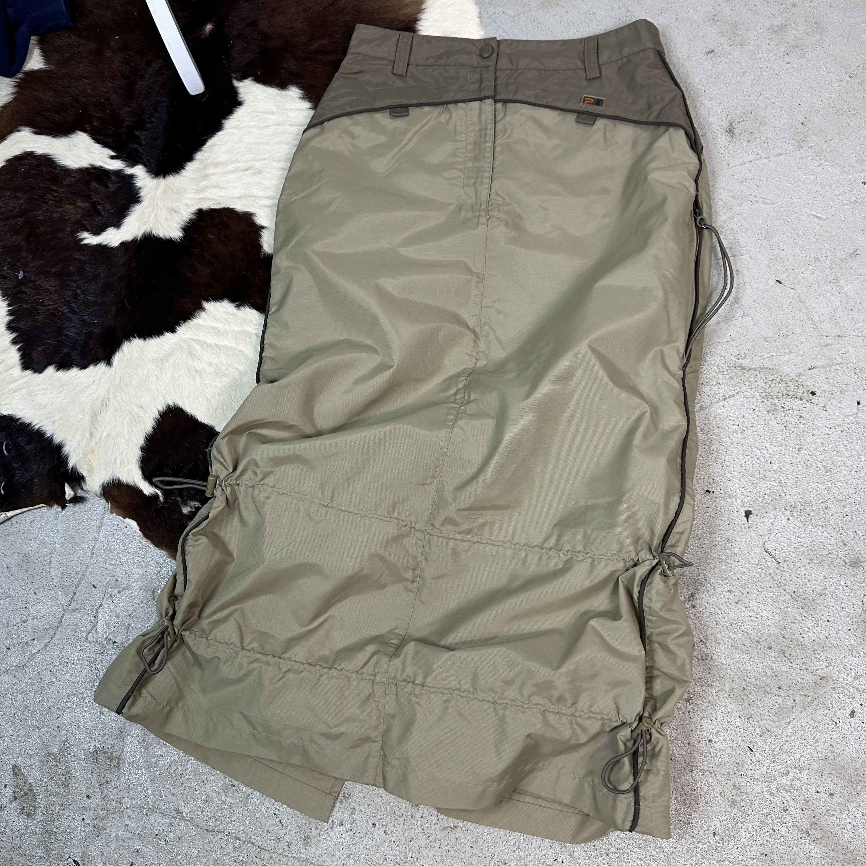 Vintage Vintage Avant Garde Y2K Gorpcore Nylon Skirt with cuffs Size 28" / US 6 / IT 42 - 5 Thumbnail