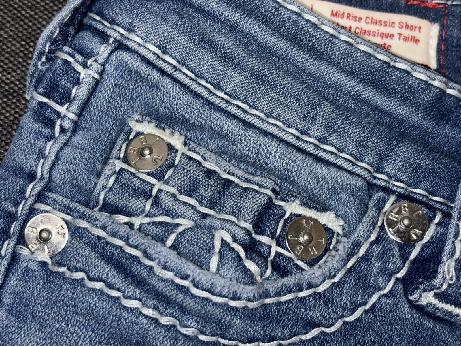 True Religion True Religion Jayde Mid-Rise Classic Shorts Light Denim 24 Size 24" / US 00 / IT 34 - 9 Thumbnail