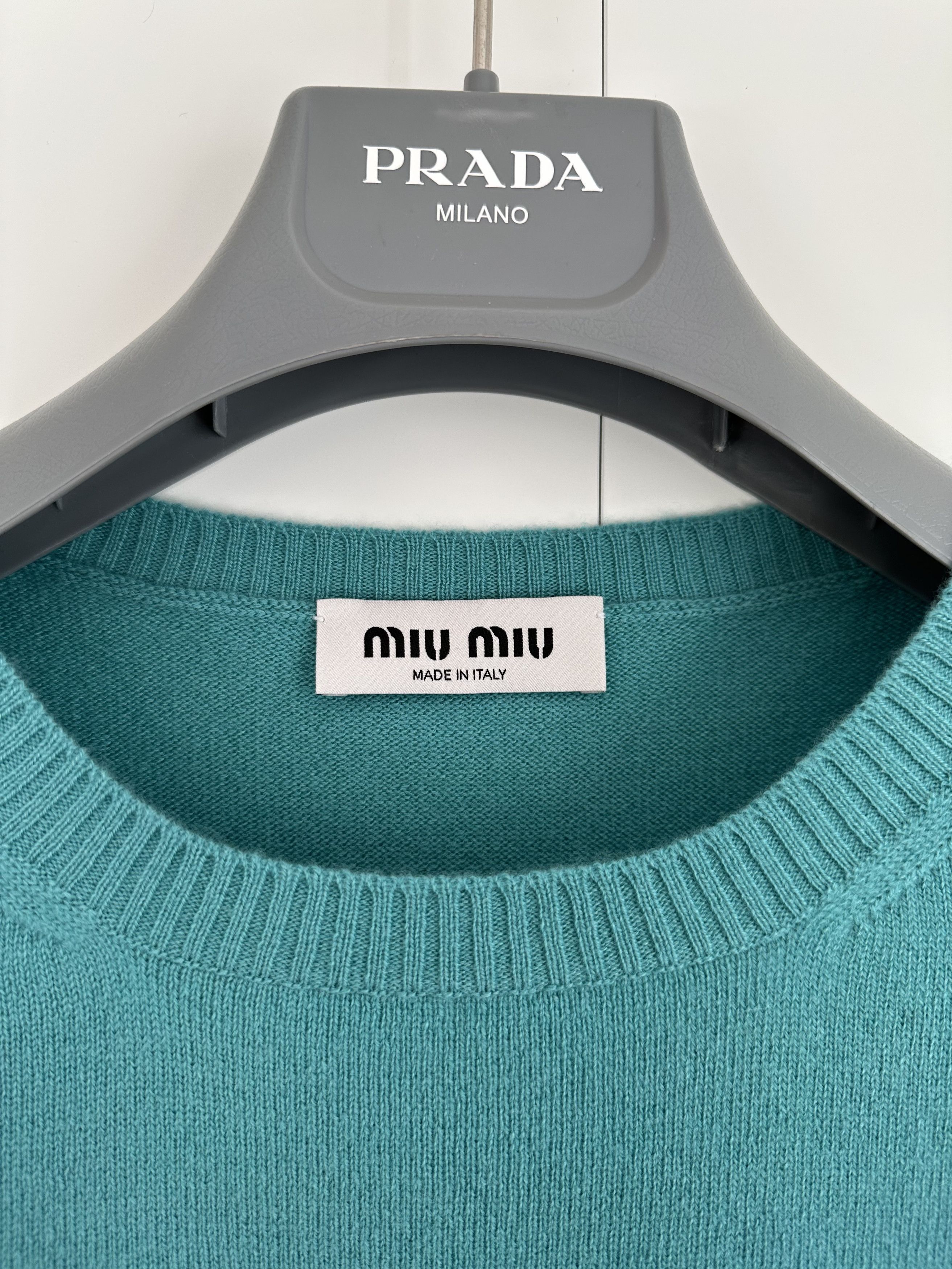 Miu Miu RUNWAY Cashmere Short Sleeved Sweater Size US S / EU 44-46 / 1 - 3 Thumbnail