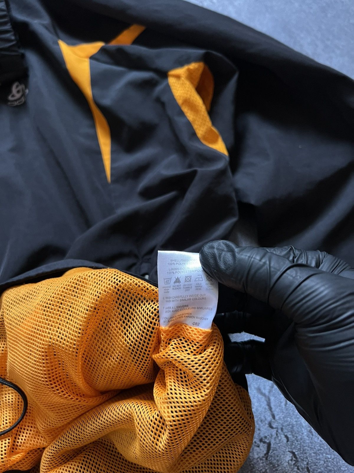 Odlo Gorpcore Odlo Nylon Jacket Windbreaker M Striped Mens M Size US M / EU 48-50 / 2 - 16 Thumbnail