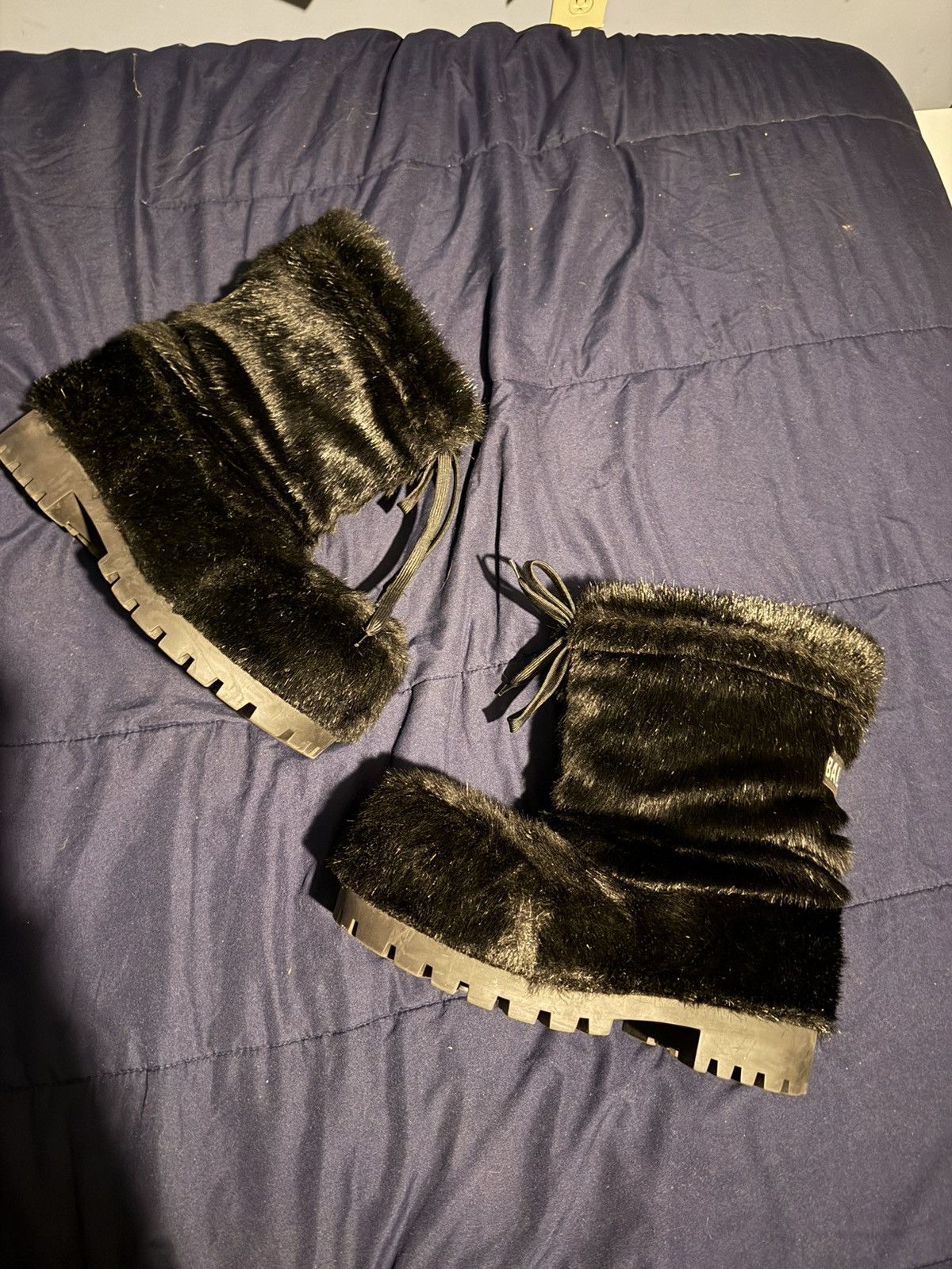 Balenciaga Alaska fur boot Size US 10 / EU 43 - 1 Thumbnail