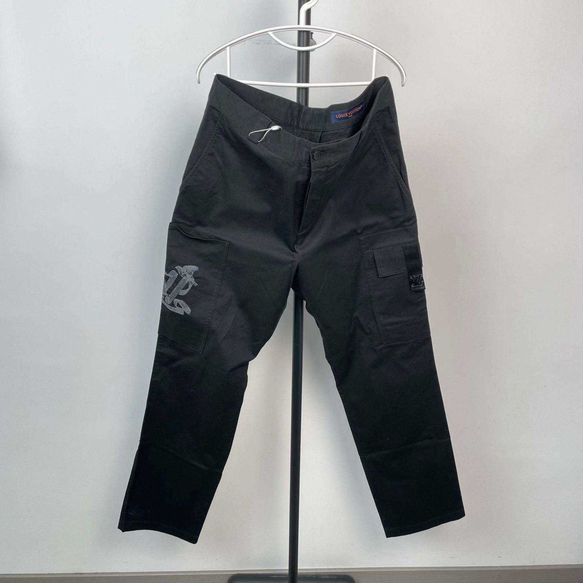 Louis Vuitton Louis Vuitton Casual Cotton Black Casual Pants XS Men Size US 28 / EU 44 - 1 Thumbnail