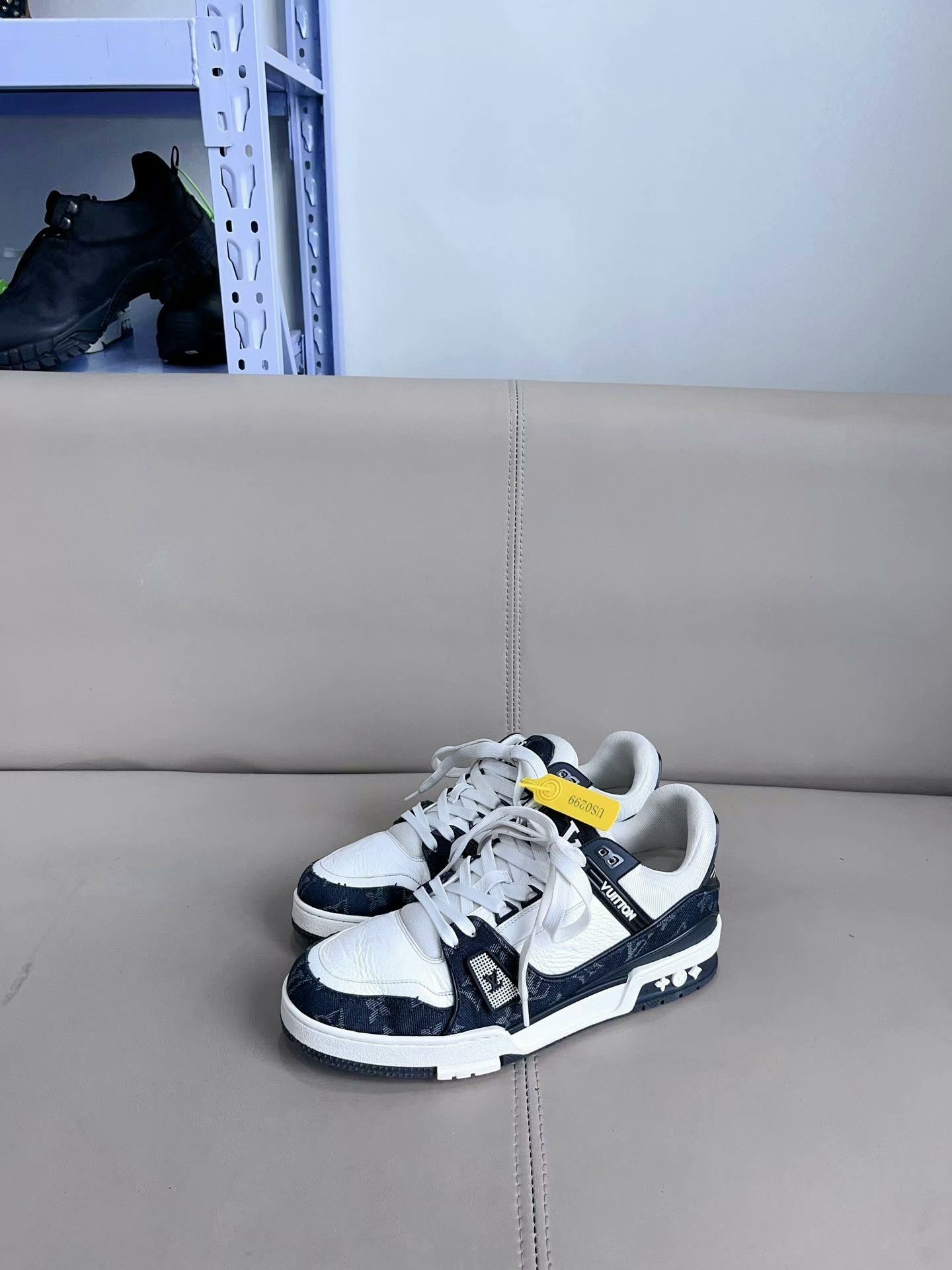 Louis Vuitton Louis Vuitton LV Trainer Black and White Sneakers Size US 10 / EU 43 - 1 Thumbnail