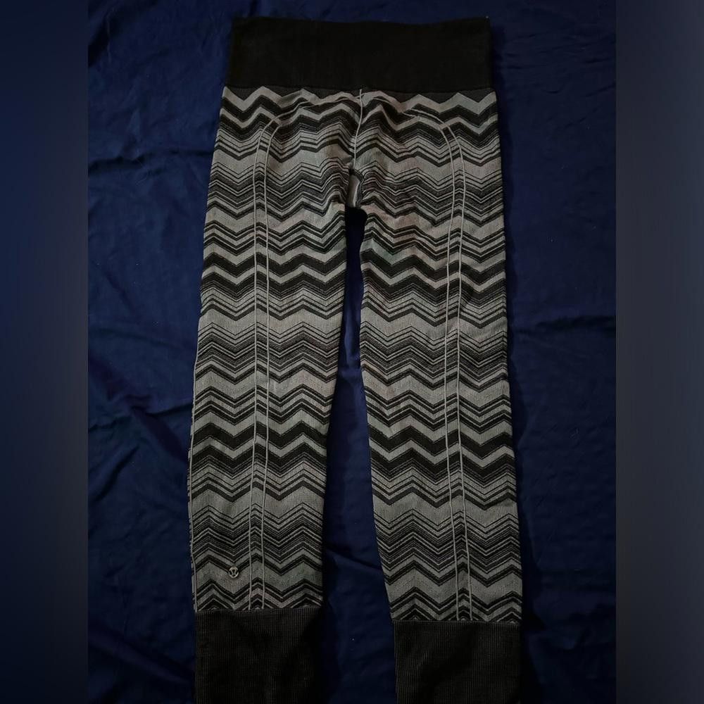 Lululemon Lululemon Black Gray Leggings Seamless Women’s Size 6 Size 28" / US 6 / IT 42 - 2 Thumbnail