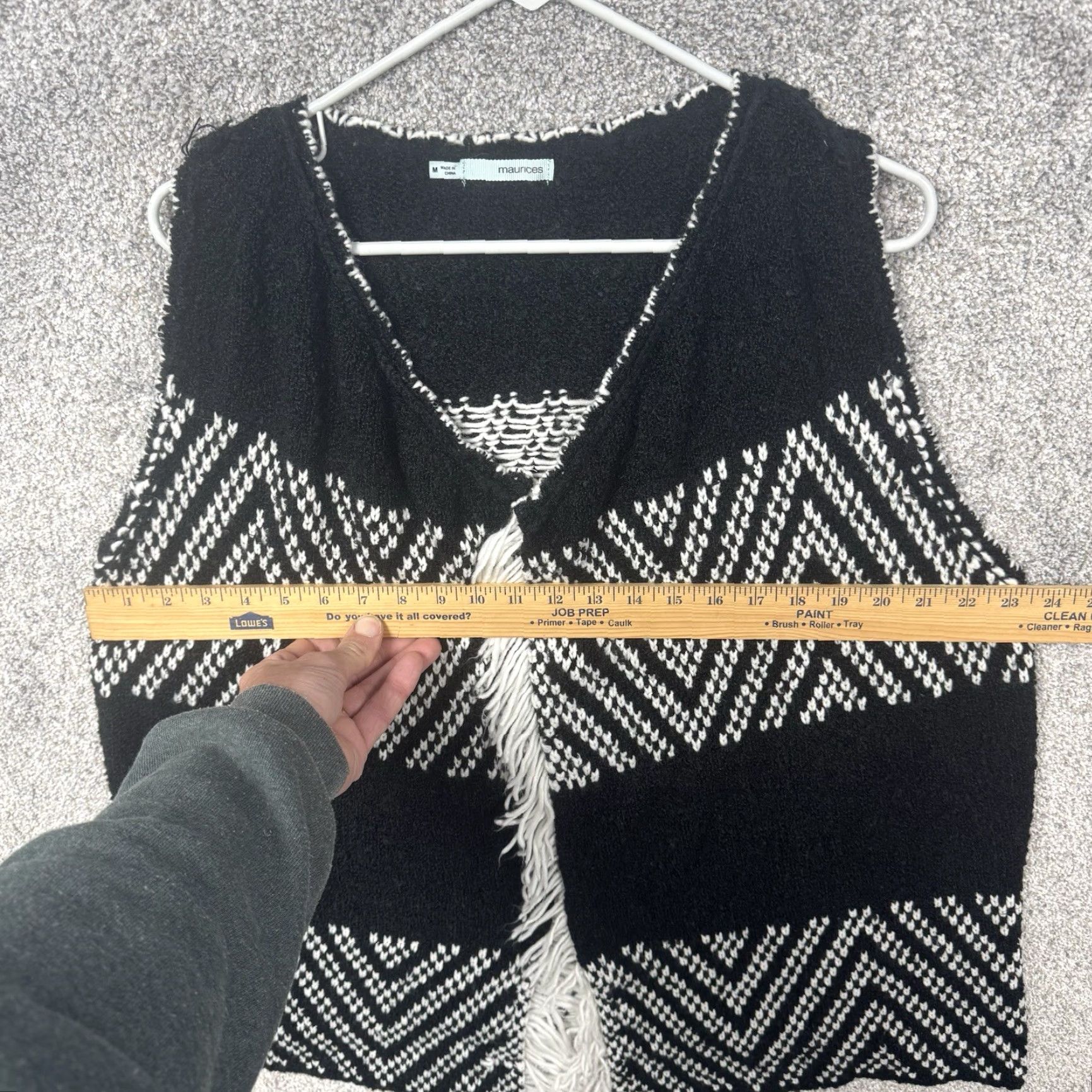 Vintage Maurices Sweater Vest M Chevron Fringe Retro 70s Boho Hippie Festival Cowgirl/Vest/Bohemian Womens M Black Knit Sleeveless V-Neck Fringe Open Size M / US 6-8 / IT 42-44 - 3 Thumbnail