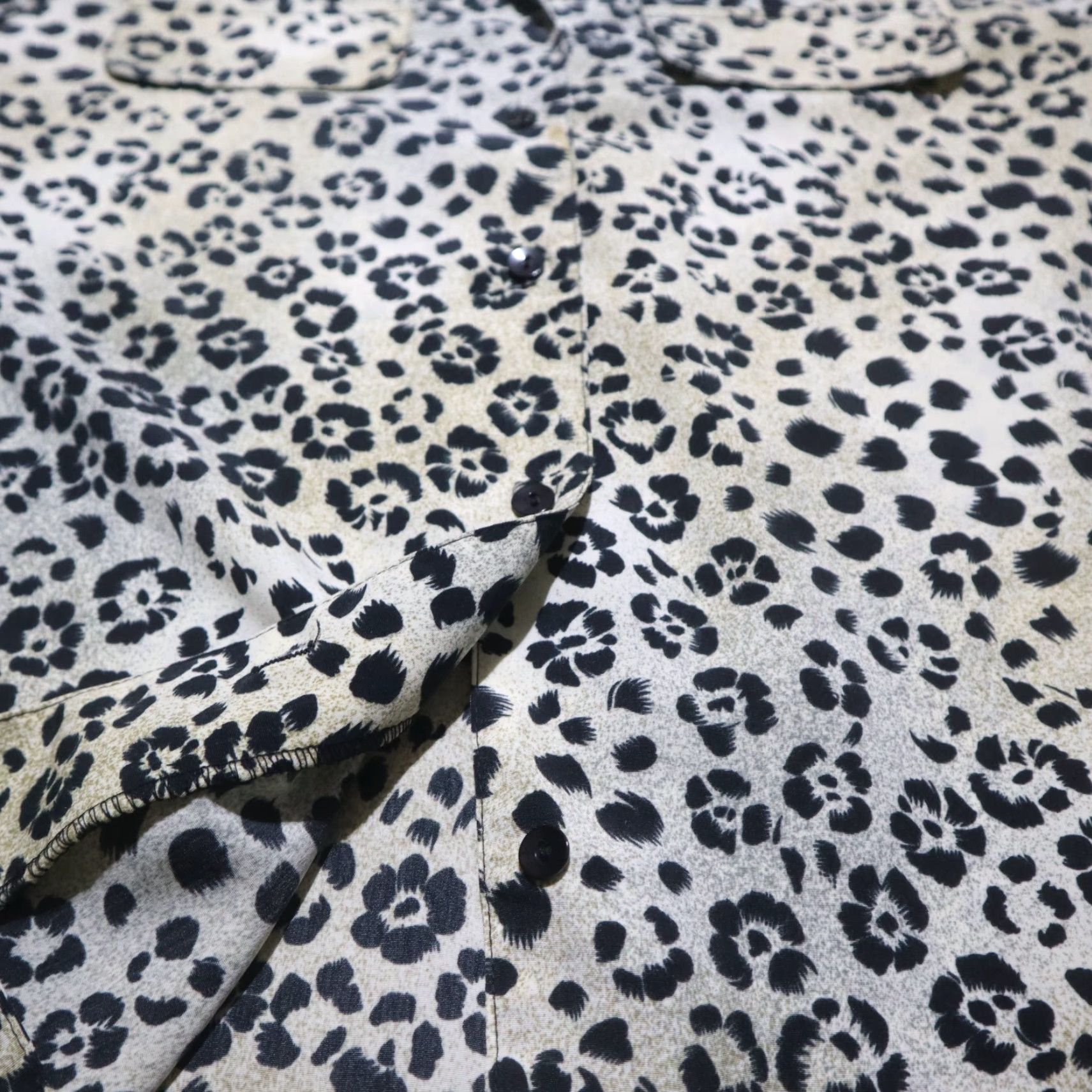 Vintage VINTAGE Blouse Shirt WOMEN XL Truffles Floral Long Sleeve Button Up Casual Brown Polyester Chiffon Flower 1960s Ladies Blouse Size XL / US 12-14 / IT 48-50 - 7 Thumbnail