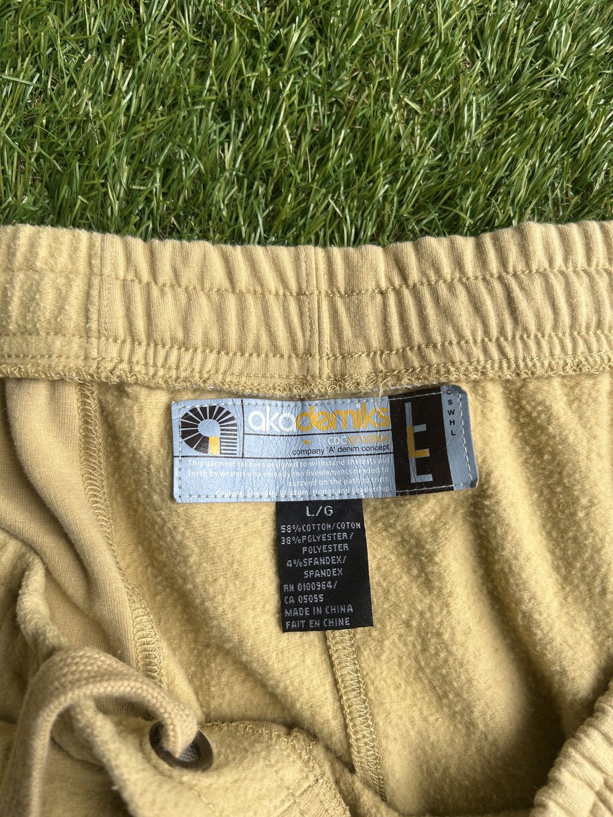 Akademiks VINTAGE AKADEMIKS “SCHOOL OF AERONAUTICS” SWEATPANTS Size US 34 / EU 50 - 4 Thumbnail