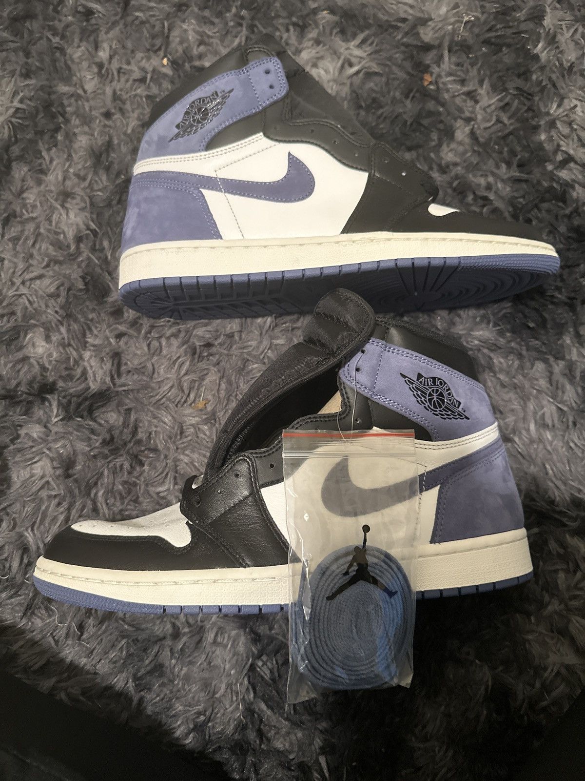 Nike Air Jordan retro 1 blue moon Size US 11 / EU 44 - 1 Thumbnail
