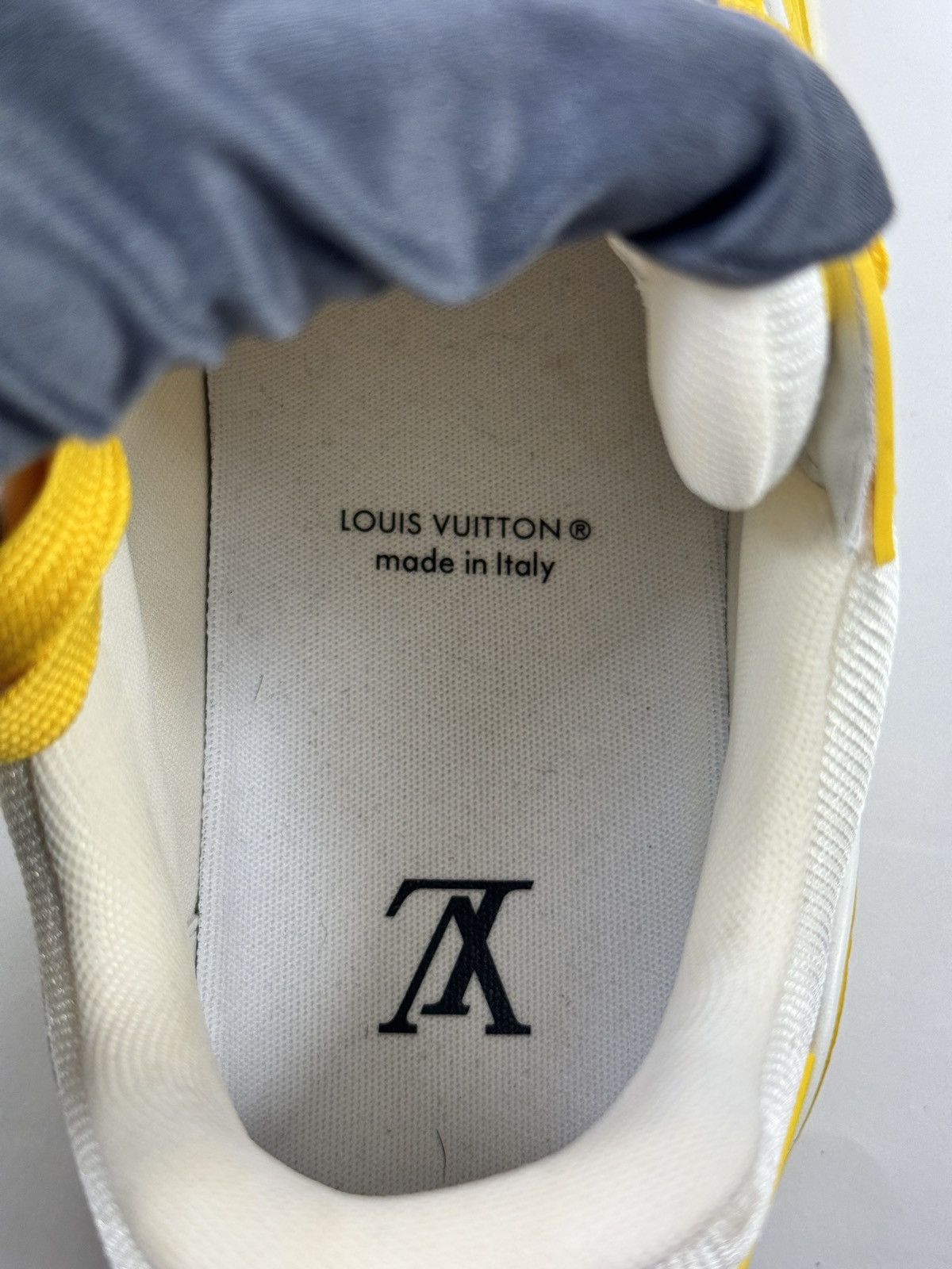 Louis Vuitton CLASSIC MONOGRAM SNEAKERS Size US 9 / EU 42 - 6 Thumbnail