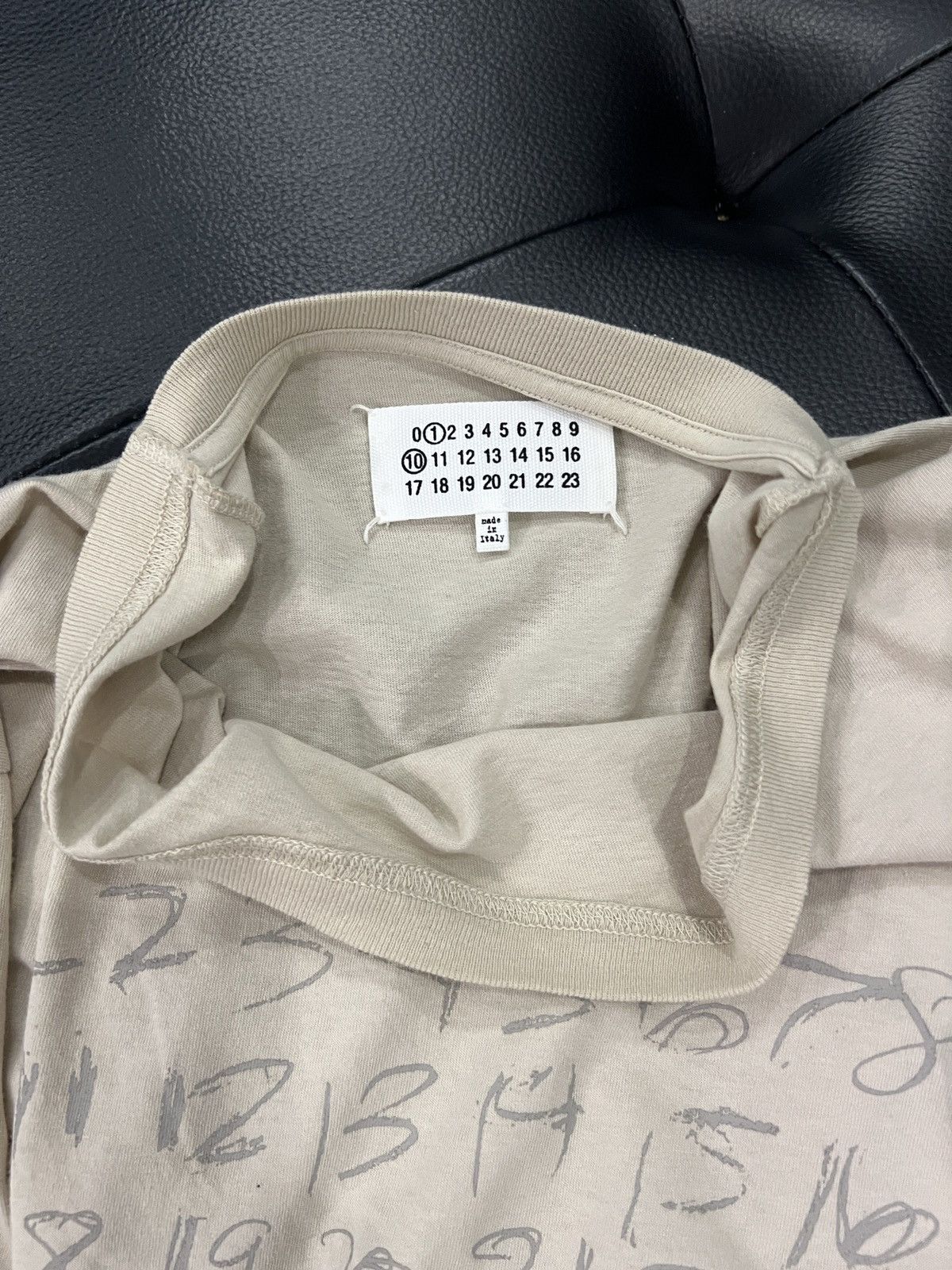 Maison Margiela Maison Margiela SS26 Graffiti Logo T-Shirt Size US XL / EU 56 / 4 - 9 Thumbnail