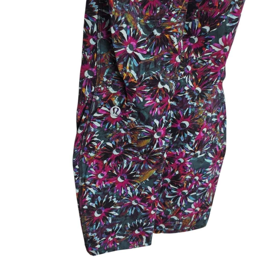 Lululemon Lululemon Women's Size 4 Fuschia Blue Floral 26" Leggings Size 27" / US 4 / IT 40 - 4 Thumbnail