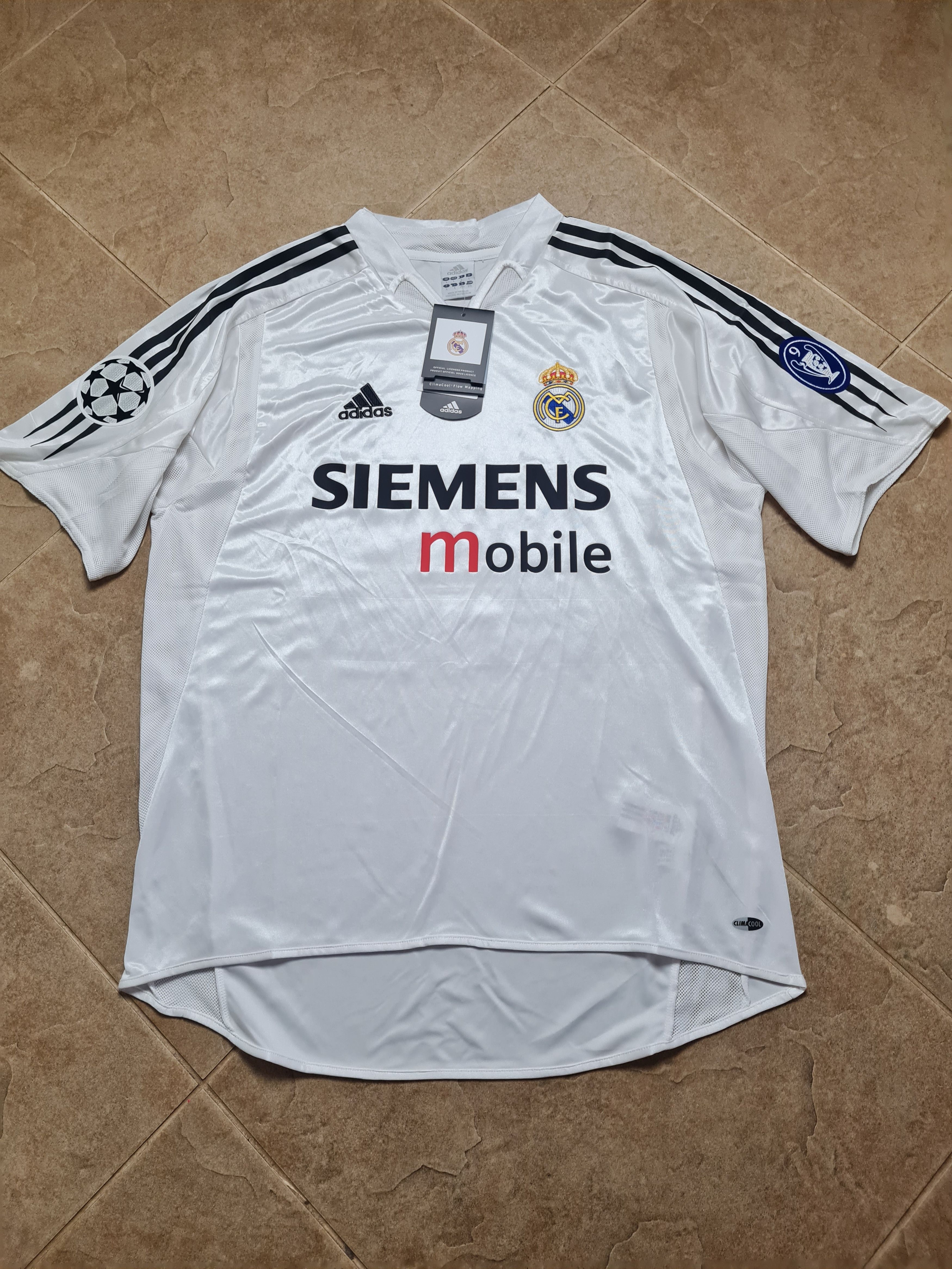 Adidas Real Madrid 2004/2005 David Beckham Football Adidas AJF001 Size US L / EU 52-54 / 3 - 3 Thumbnail
