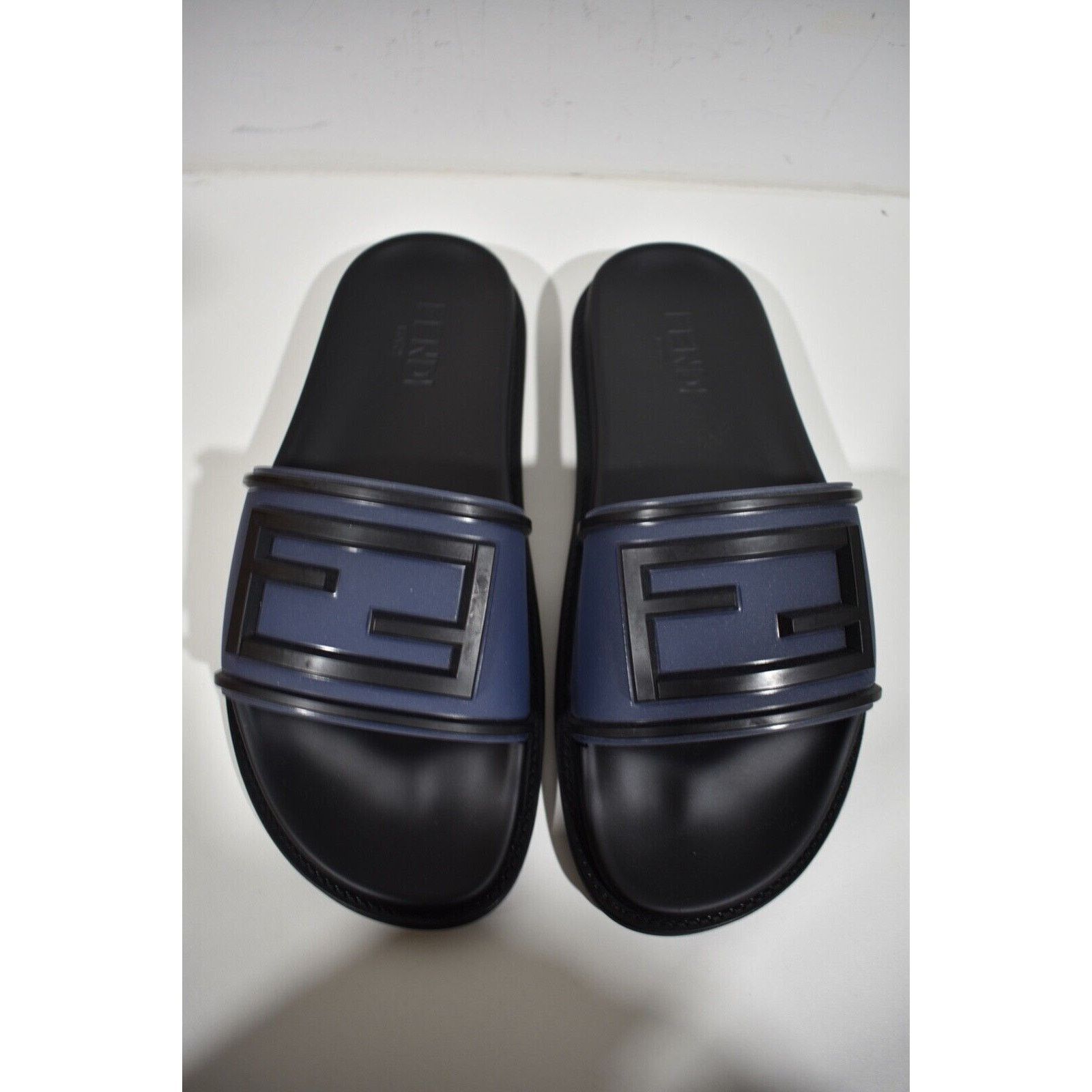 Fendi Fendi Mens Baguette Rubber Flat Sandal Flip Flop UK 7 US 8 Size US 8 / EU 41 - 4 Thumbnail