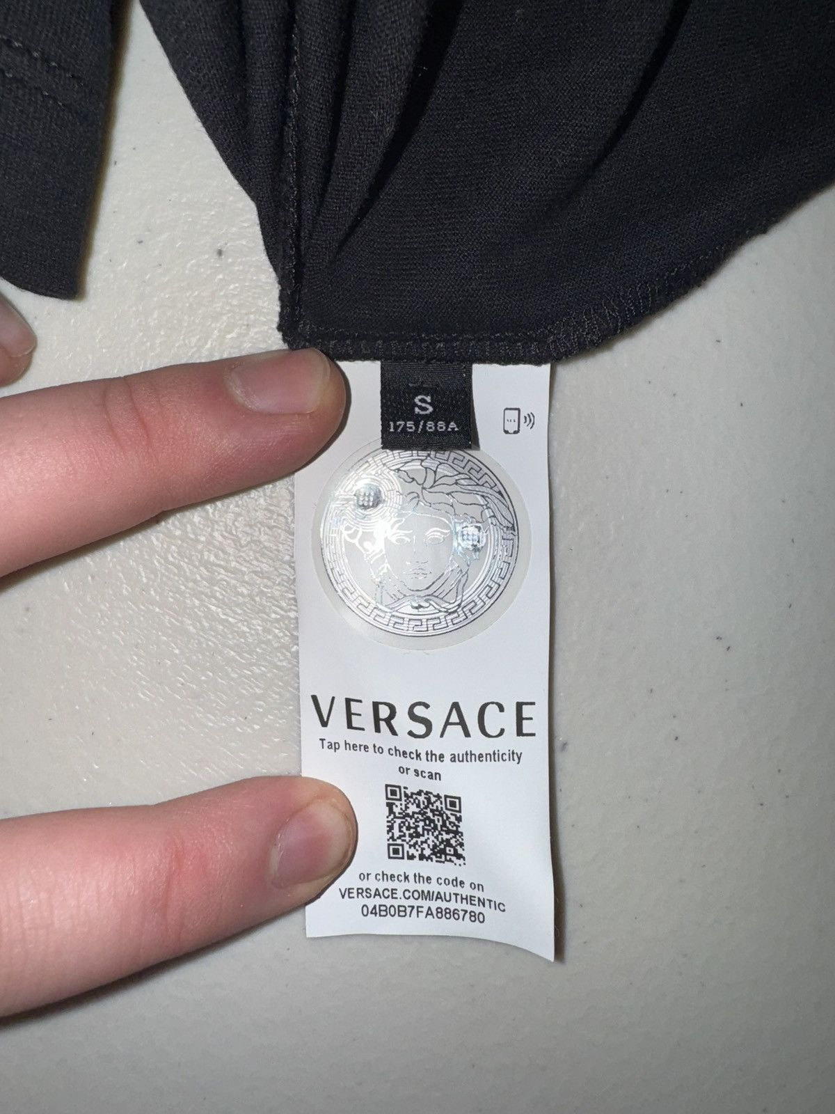 Designer × Versace Versace Crystal Rhinestone Medusa Graphic T-Shirt Size US S / EU 44-46 / 1 - 4 Thumbnail