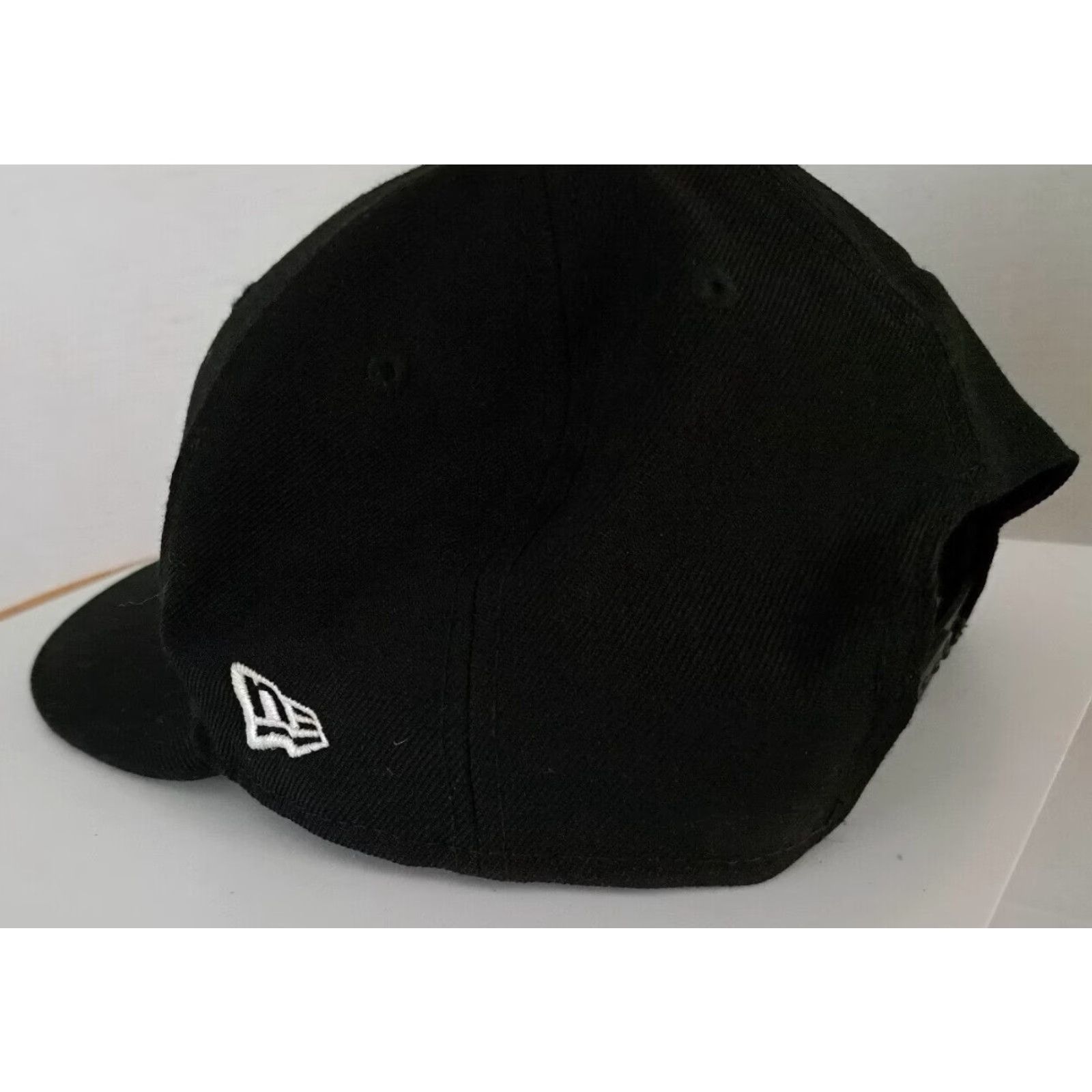 New Era VINTAGE Detroit Pistons Basketball Black 100% Wool Adjustable New Era Hat Size ONE SIZE - 3 Thumbnail
