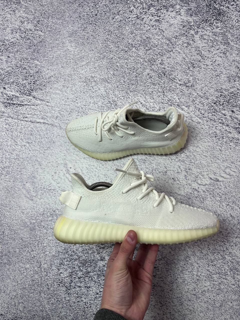 Adidas Mens Adidas Yeezy Boost 350 V2 Cream White Sneakers size 40