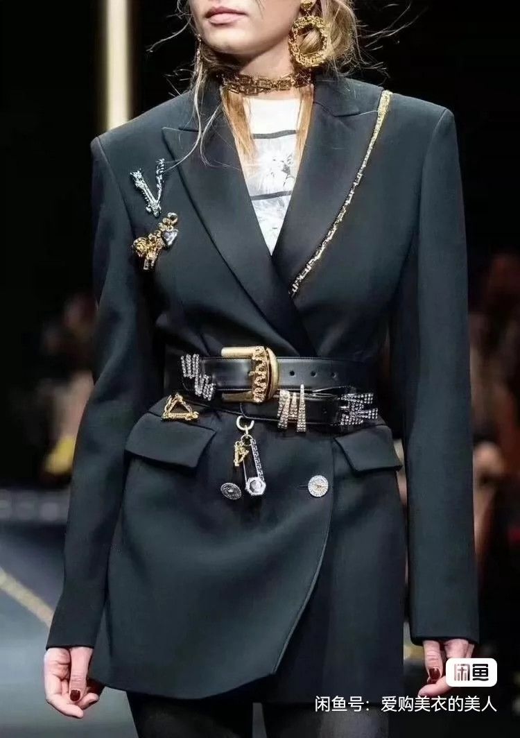 Versace Versace Paperback suit temperament Size M / US 6-8 / IT 42-44 - 2 Thumbnail