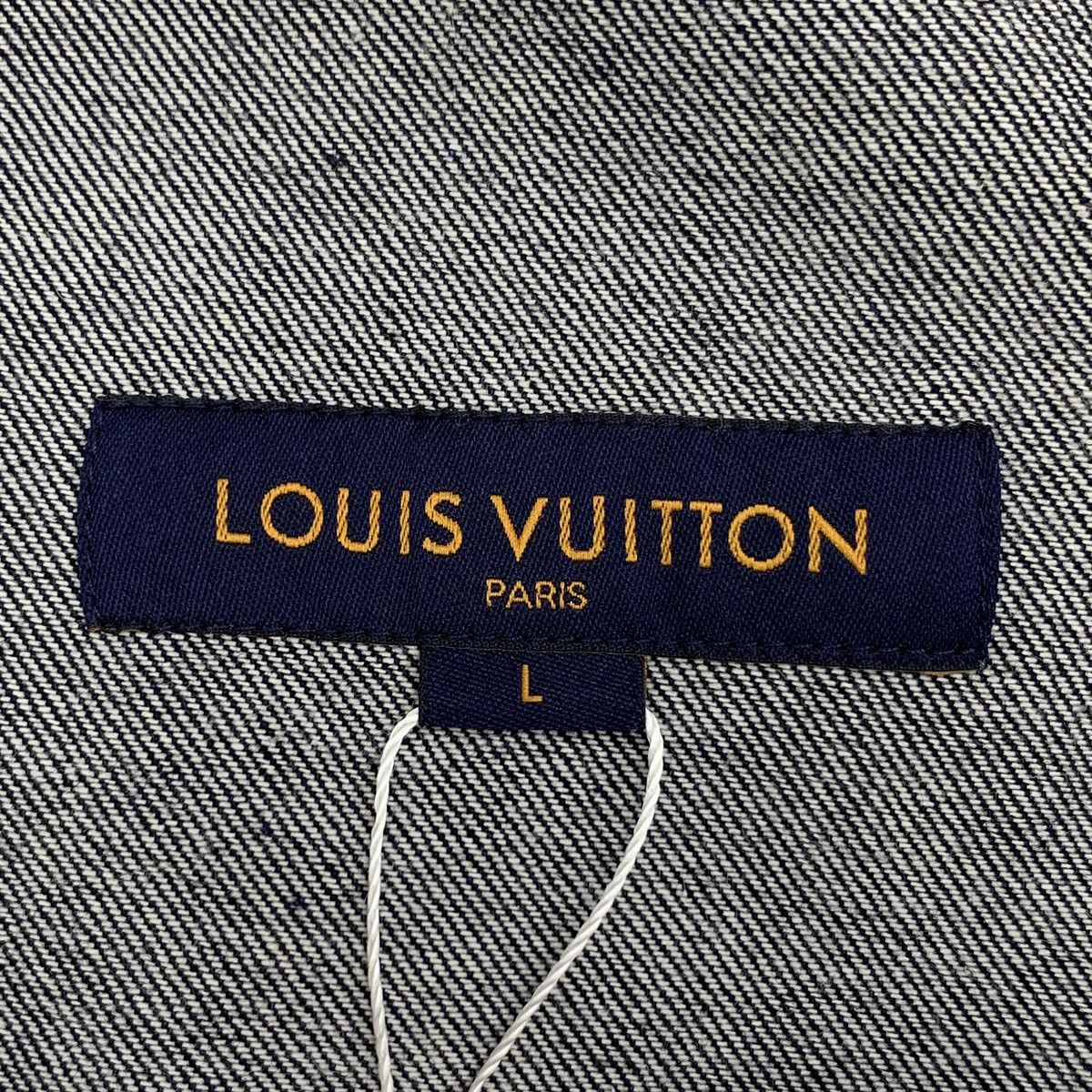 Louis Vuitton Louis Vuitton navy blue logo monogram all over print shirt Size US L / EU 52-54 / 3 - 5 Thumbnail