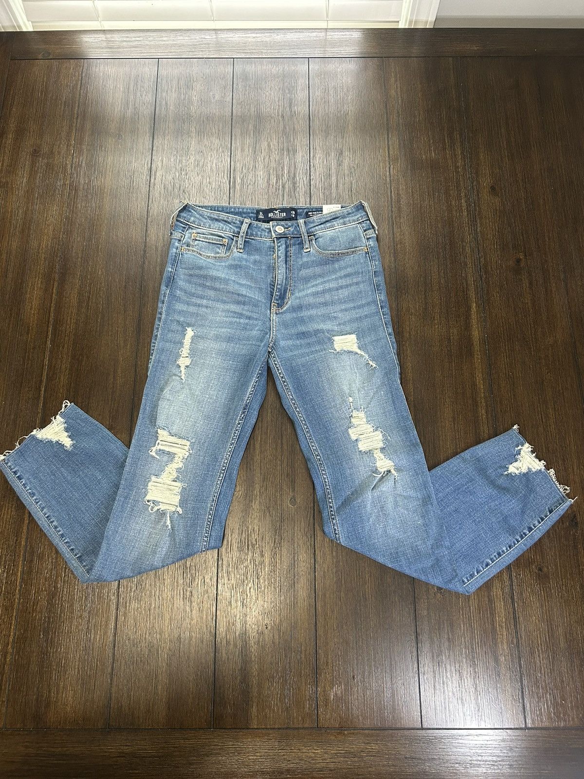 Hollister Hollister Jeans 3L Distressed High-Rise slim straight jeans Size 26" / US 2 / IT 38 - 1 Thumbnail