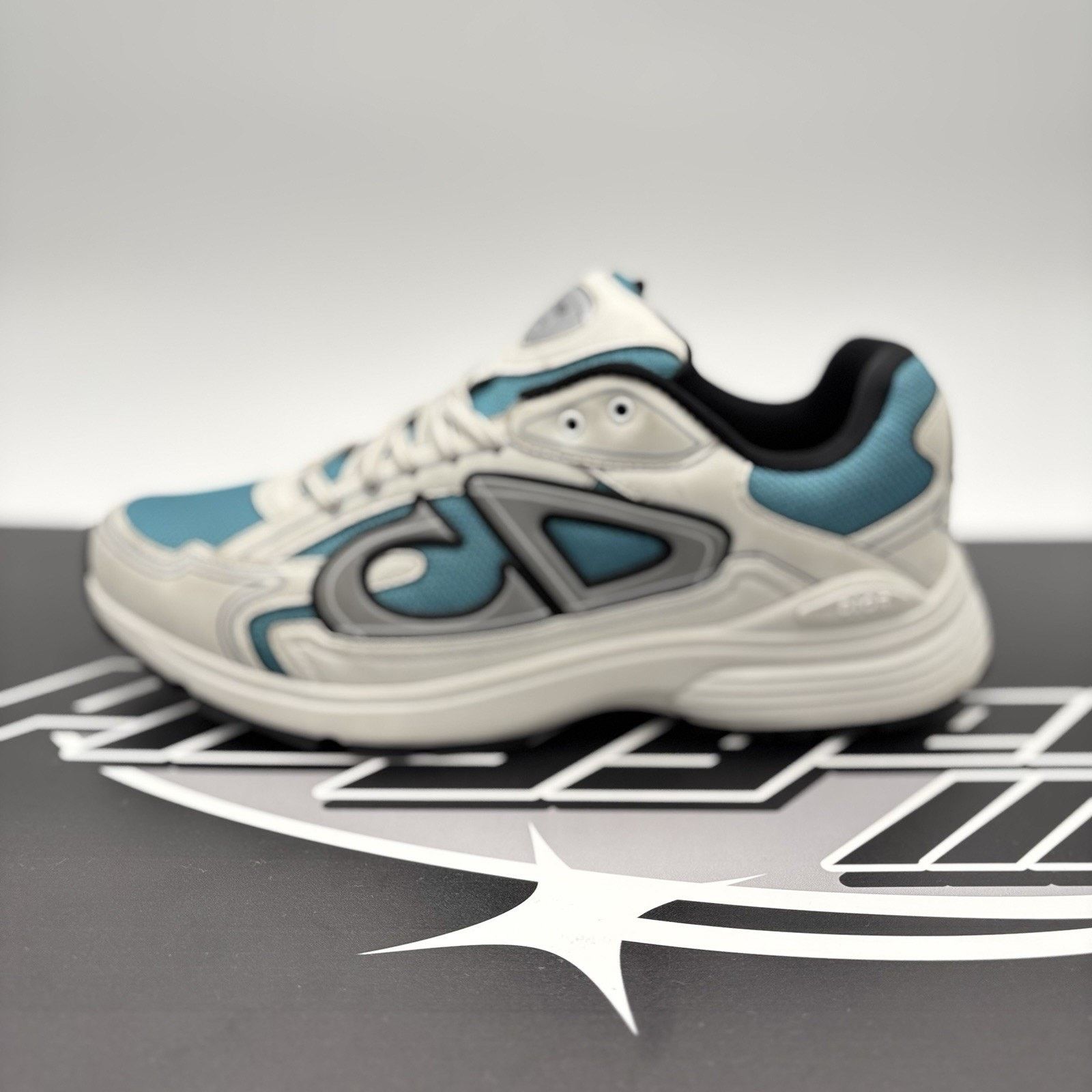 Dior Dior B30 Reflective Sneaker ' White Blue ' | GREAT CONDITION Size US 9 / EU 42 - 11 Thumbnail