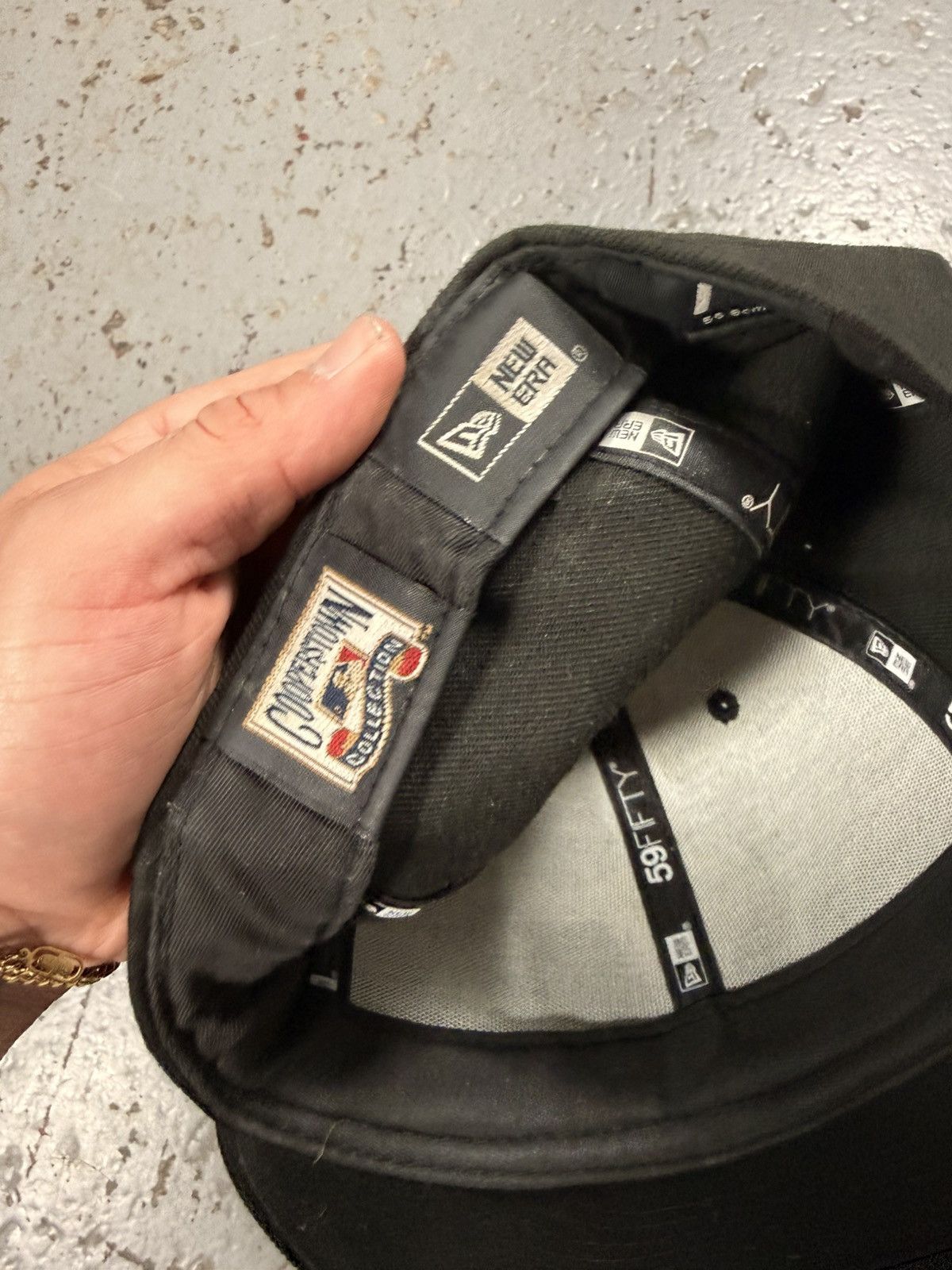 New Era Twins Black Fitted 7 1/8 Size ONE SIZE - 5 Thumbnail