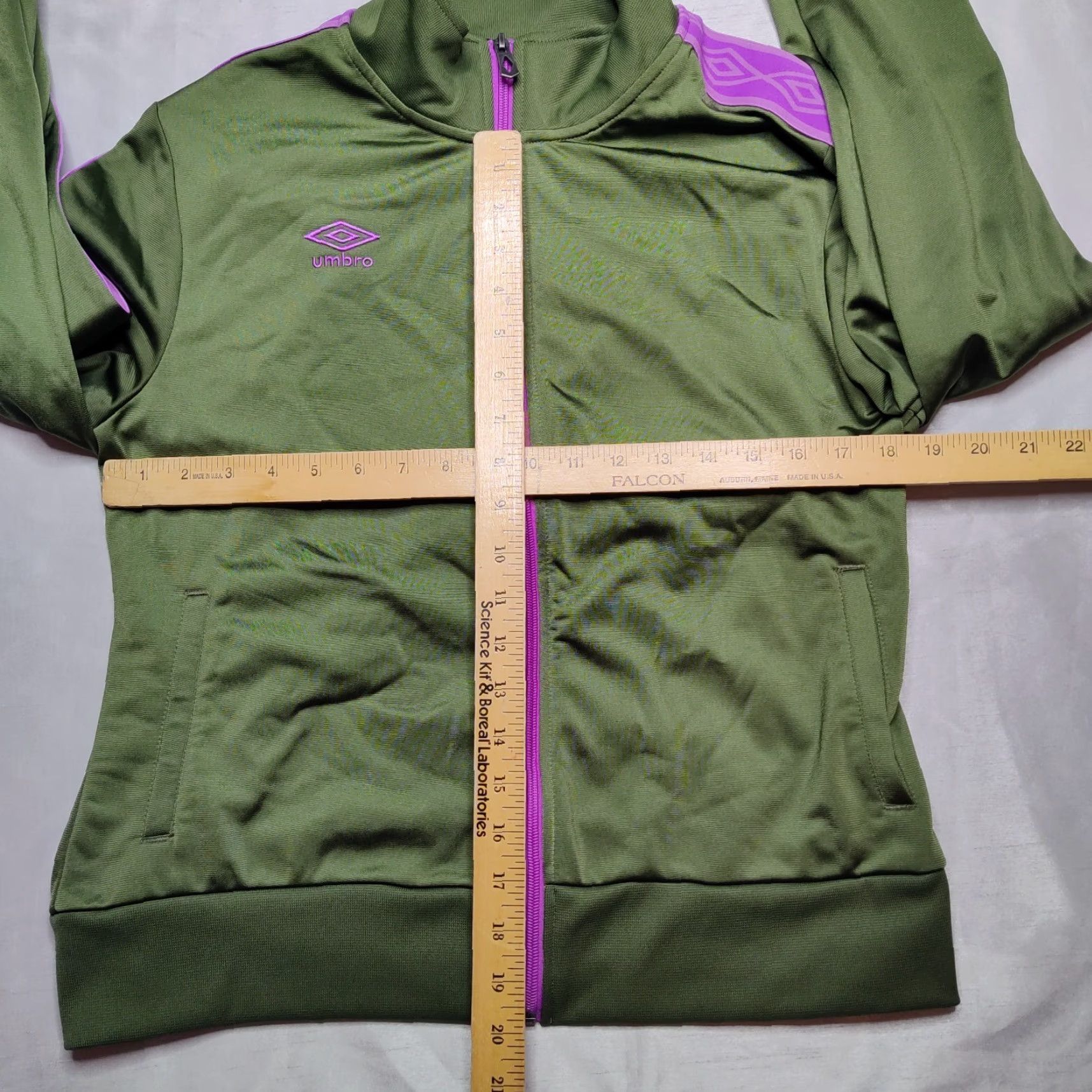 Umbro UMBRO Women L Green + Purple Sleeve Stripe Full Zip Track Jacket L/S NEW READ Womens Jacket/Track Jacket Green Purple Stripe Full Zip L Size L / US 10 / IT 46 - 5 Thumbnail