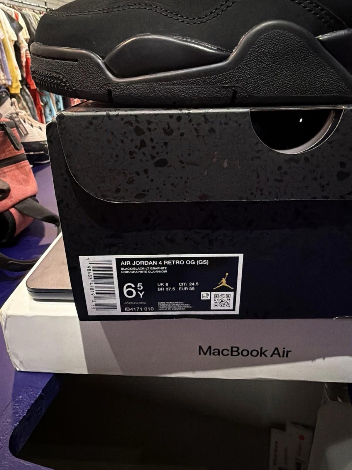 Jordan Brand Air Jordan (GS) 4 Retro "BLACK CAT" 2025 - Size 6.5Y Size US 6.5 / EU 39-40 - 11 Thumbnail