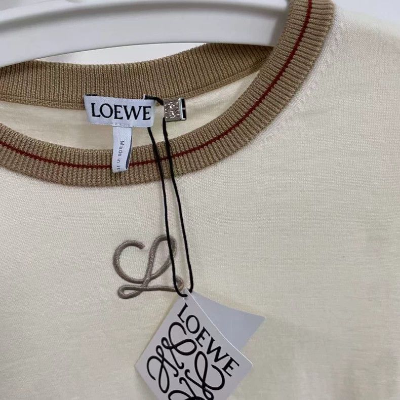 Loewe LOEWE Off-white wool sweater Size M / US 6-8 / IT 42-44 - 2 Thumbnail