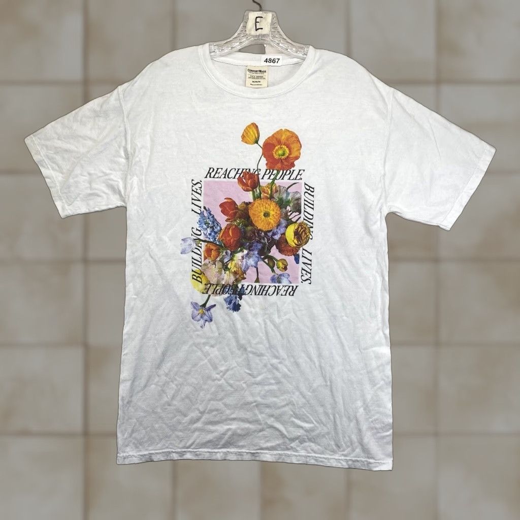 Vintage VINTAGE Women's Christian Religious Jesus T-Shirt Medium Floral Reaching People Building Lives Shirt Casual Missionary Faith Comfort Wash Size M / US 6-8 / IT 42-44 - 1 Thumbnail