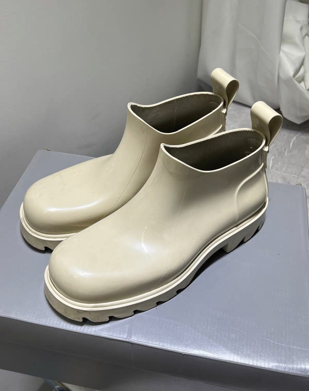 Bottega Veneta Bottega Veneta Ankle Rain Boots J42 Size US 9.5 / EU 42-43 - 1 Thumbnail