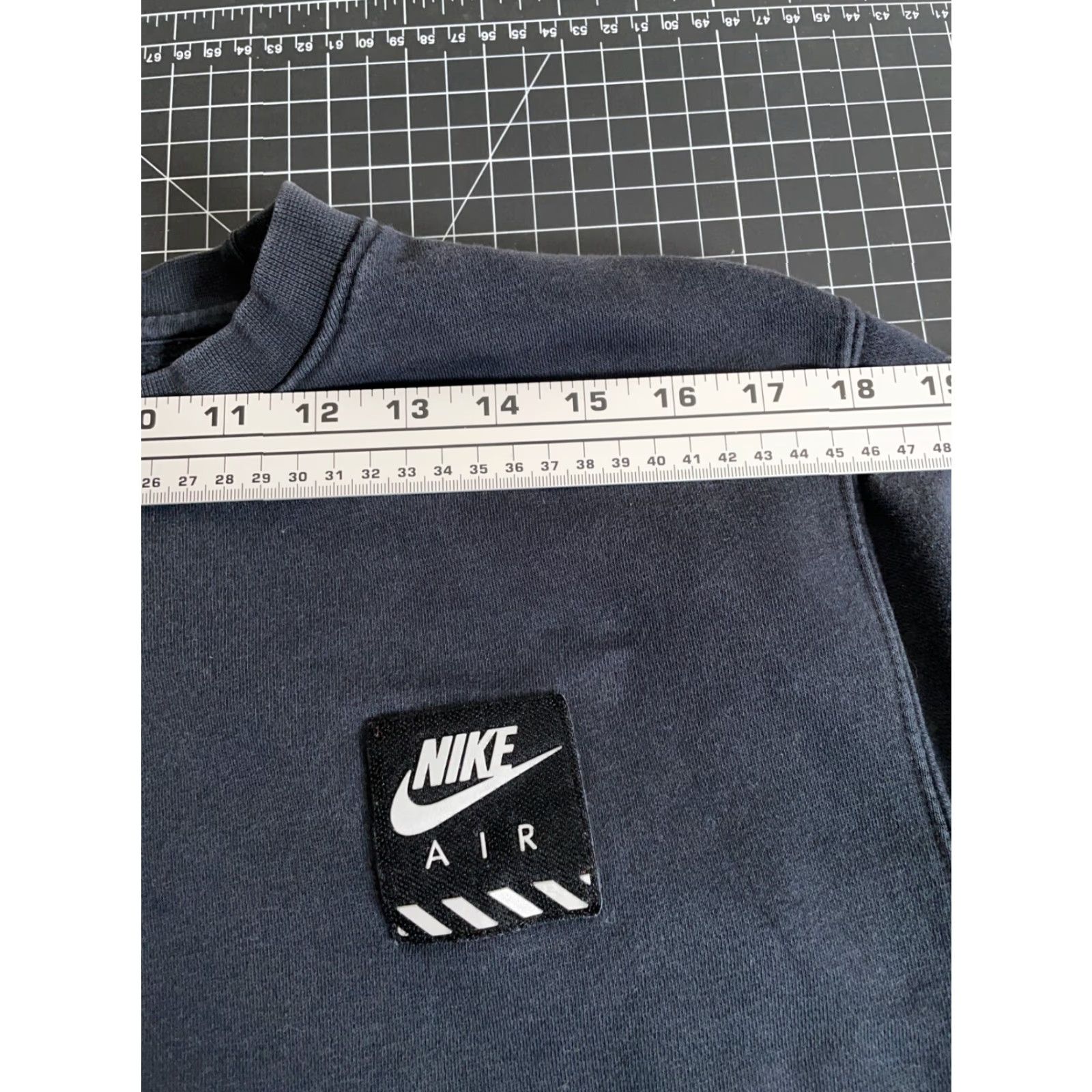 Jordan Brand Nike Air Crewneck Sweatshirt Adult Medium Black Check Sleeve Pattern BV7772 Size US M / EU 48-50 / 2 - 7 Thumbnail