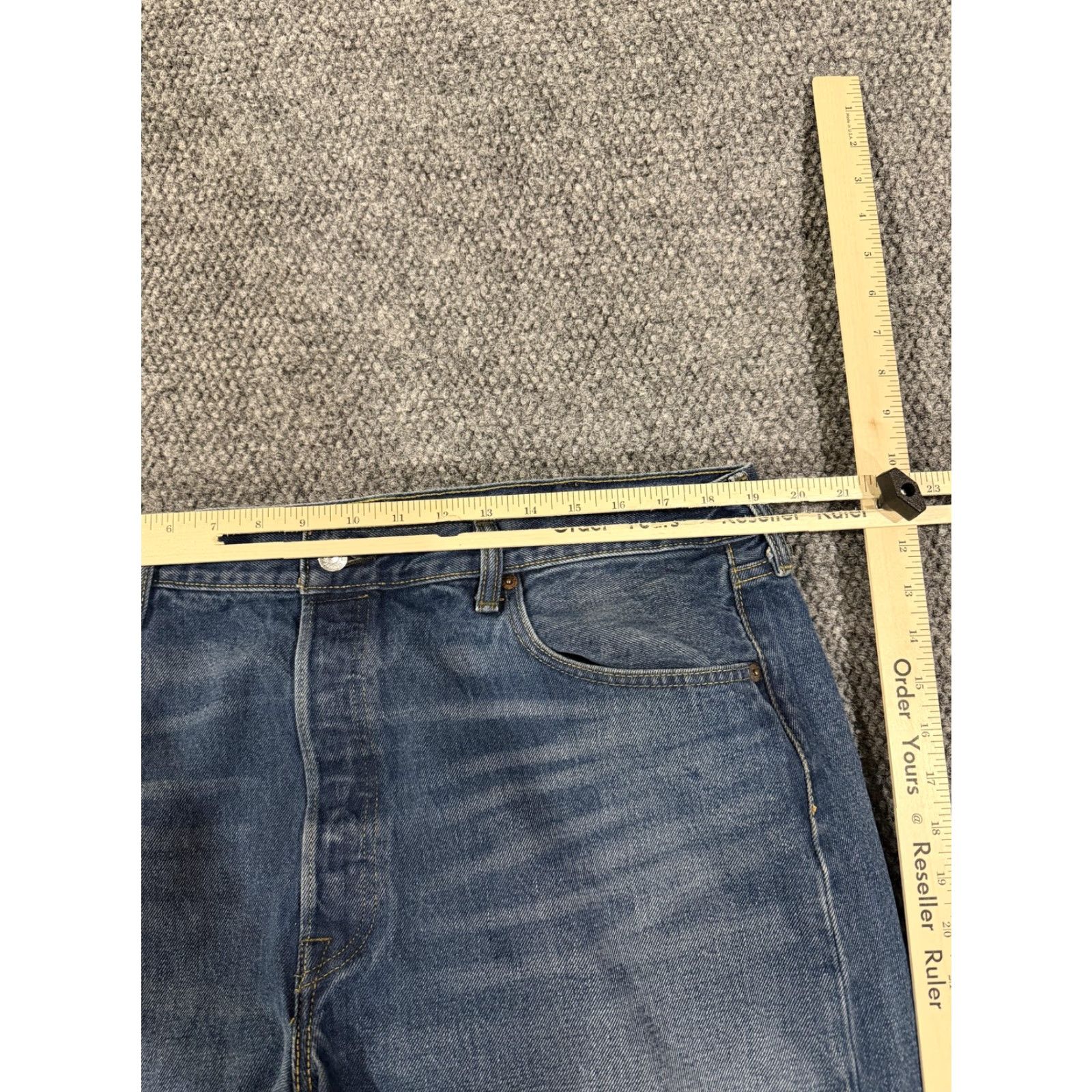 Levi's Levi's 501 Jeans Mens 40x32 Blue Medium Wash Denim Button Fly Straight Leg 5-Pocket Regular Fit Pants Size US 40 / EU 56 - 4 Thumbnail