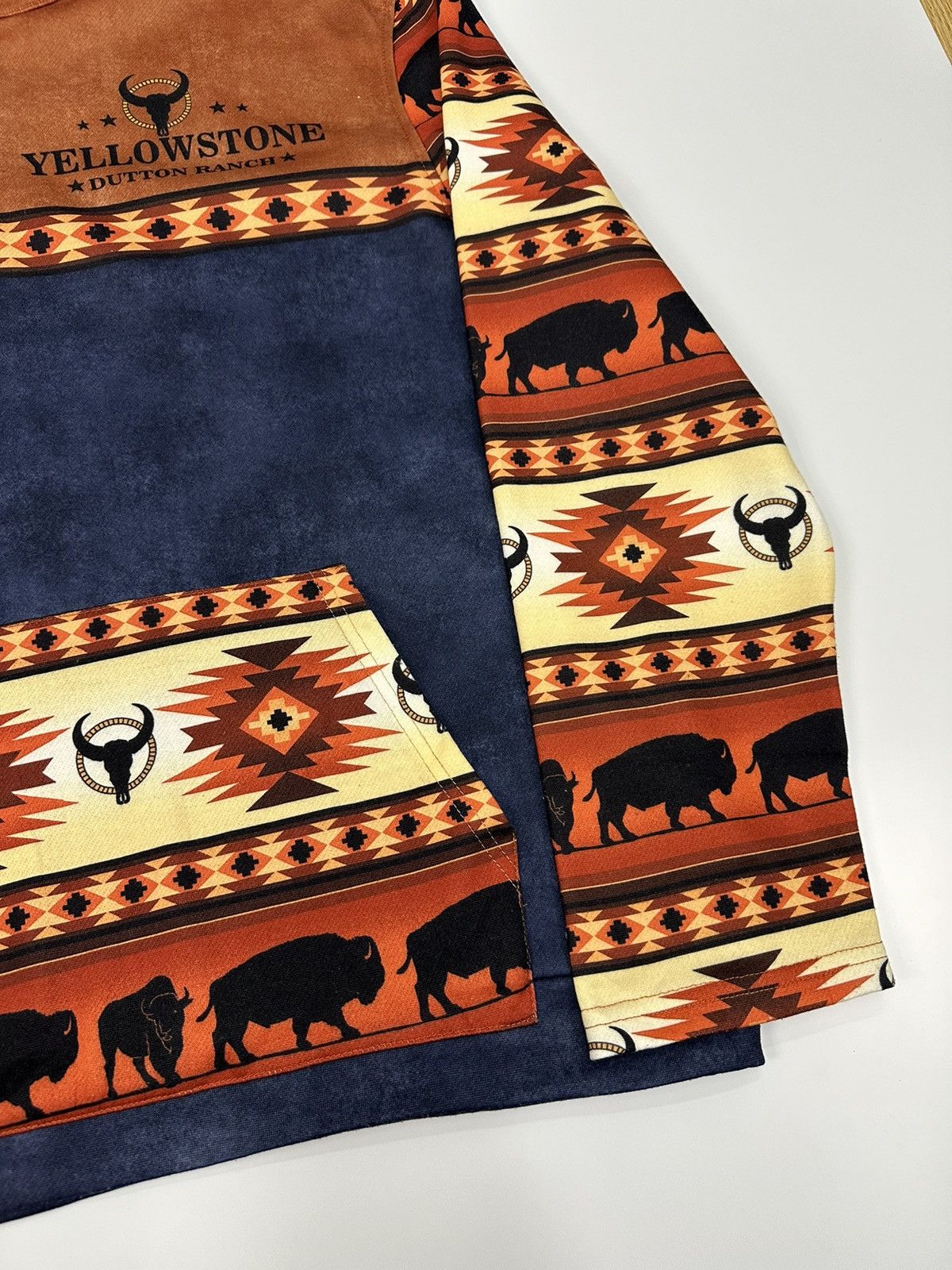 Vintage Vintage Native Yellow Stone Bulls Printed Sweatshirt A614 Size US XL / EU 56 / 4 - 3 Thumbnail