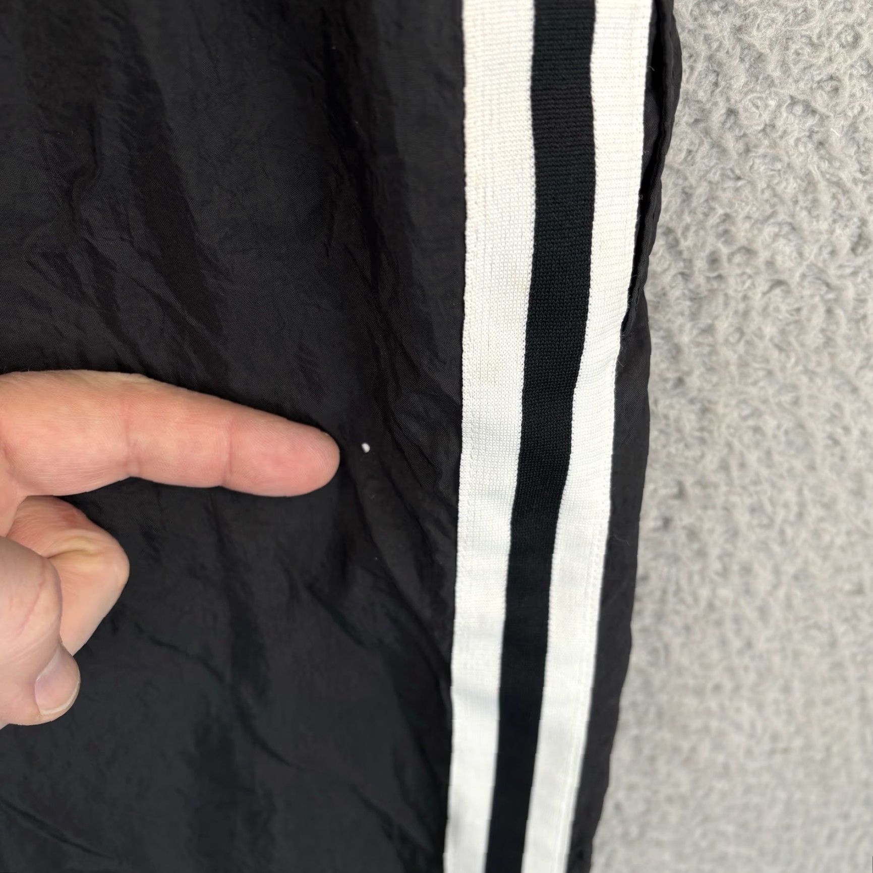 Nike VINTAGE Nike Track Pants Mens XL Black Lined Rare Double Stripe Zip Ankle Track Pants 90s Nike Mens XL Black Lined Pockets Elastic Waist Size US 36 / EU 52 - 5 Thumbnail