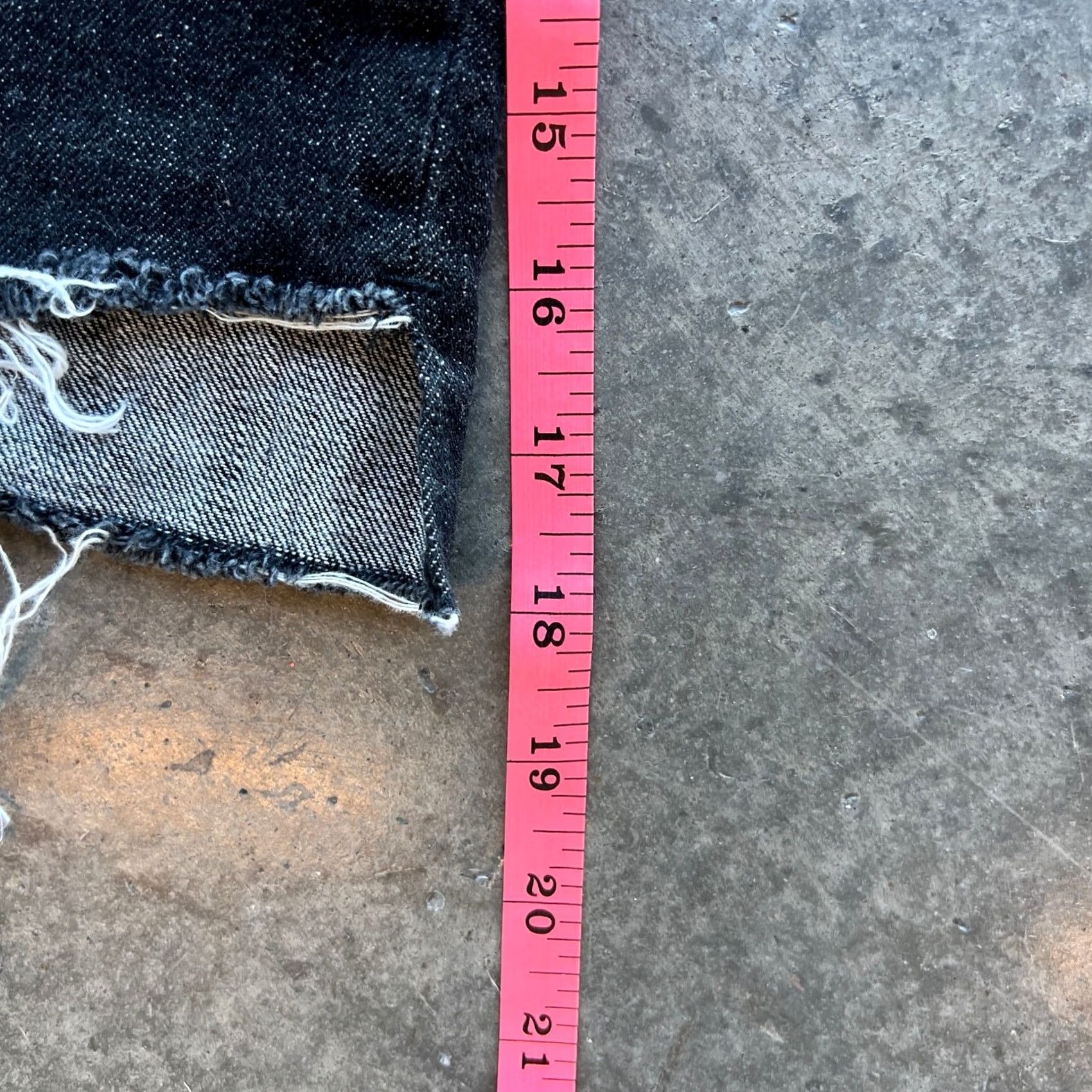 Gap VINTAGE Gap Denim Mini Skirt Women's 27 Black Frayed Short Jean Y2k Full Size 26 Regular Skirt Womens Girls Mens Size 26" / US 2 / IT 38 - 6 Thumbnail
